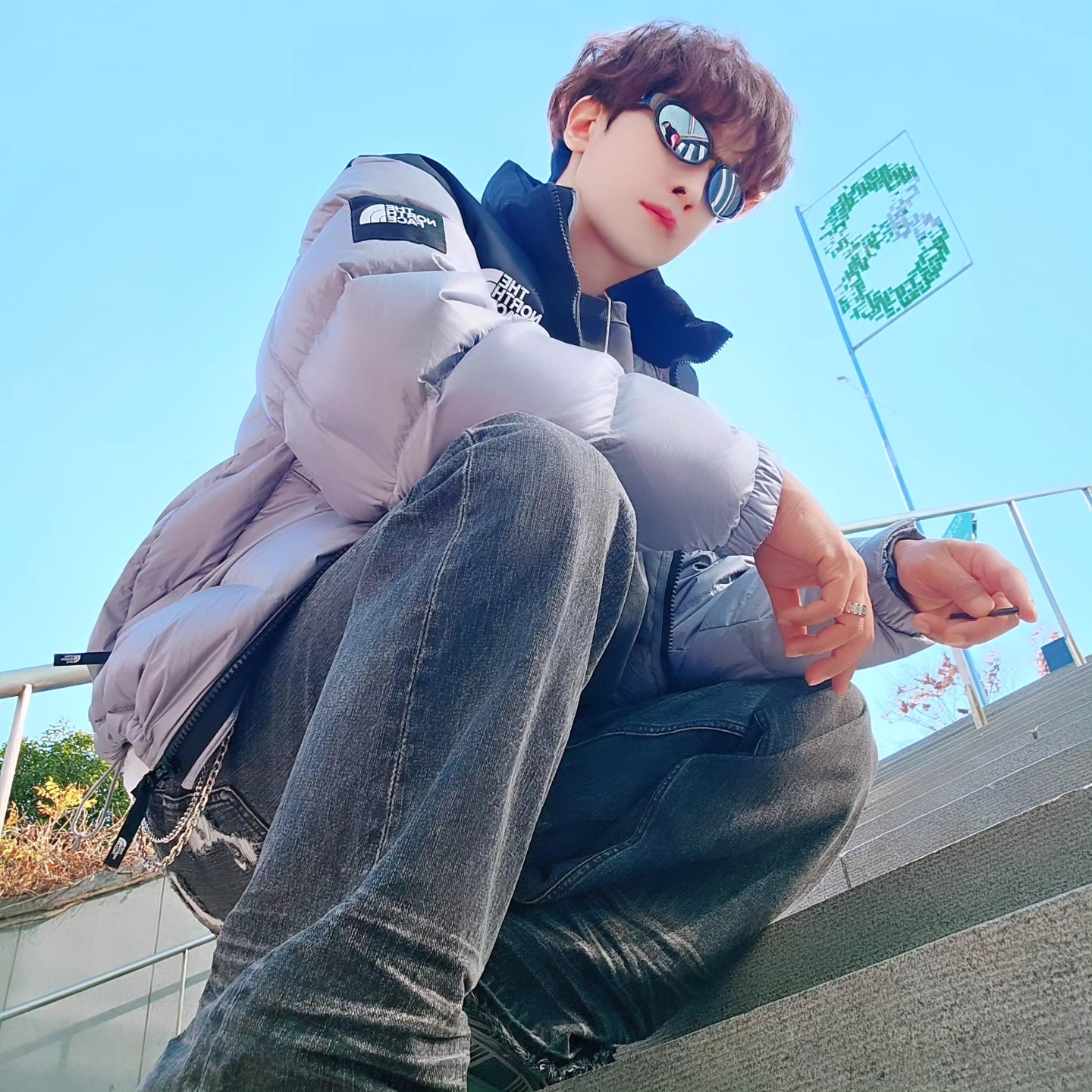 The North Face White Label Novelty Nuptse Down Jacket Heather Gray, Asics x Unaffected Gel-Kayano 14 Silver Moon 착용 스타일 - 7
