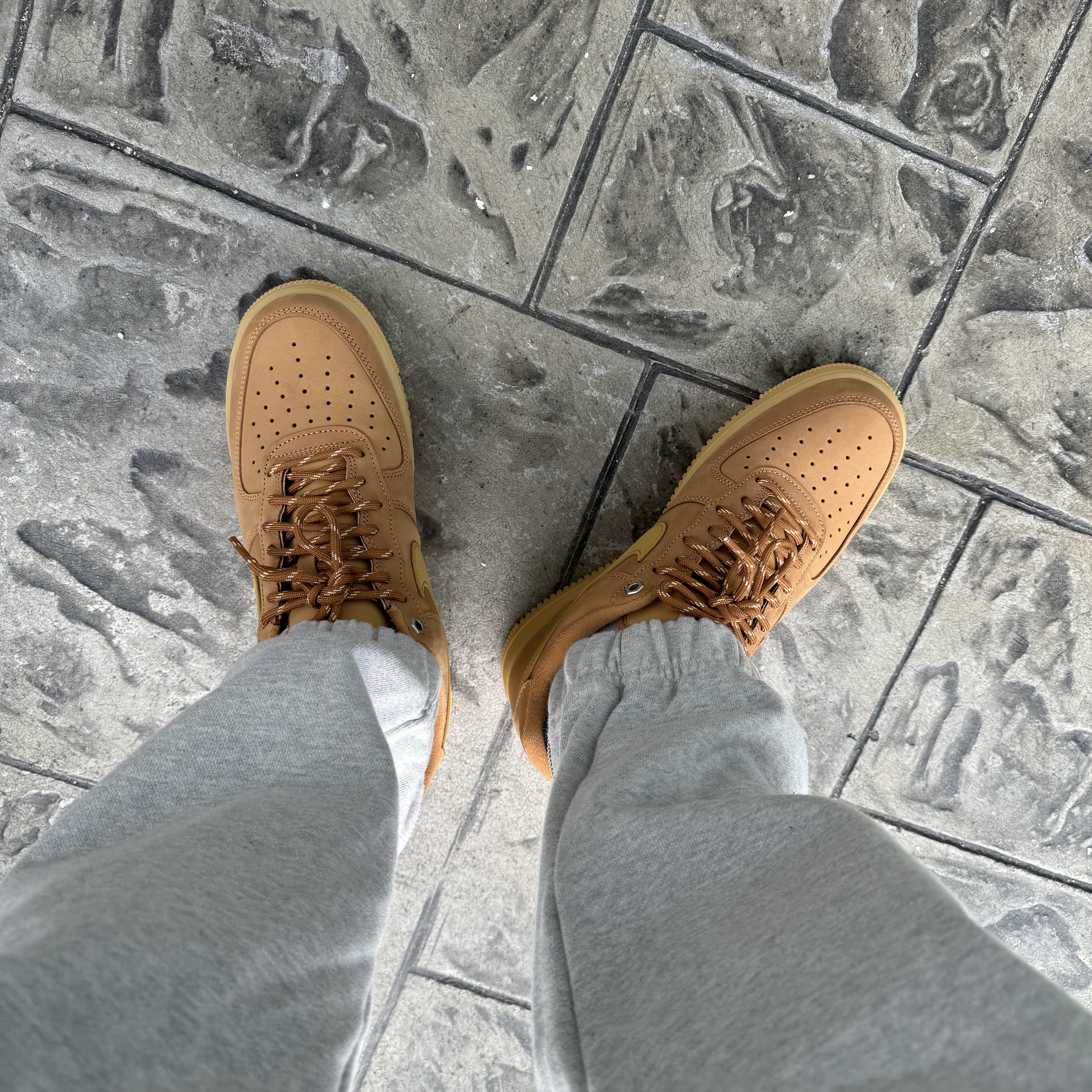 Nike Air Force 1 '07 WB Flax 착용 스타일
