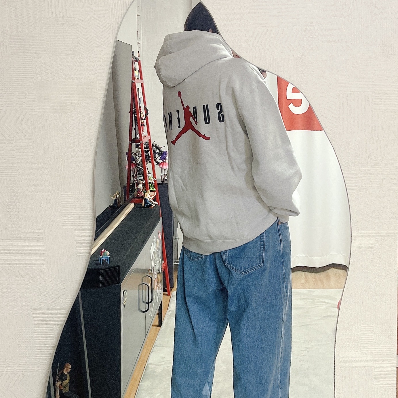 Palace Phumper P90 Baggy Jean Stone Wash - 24SS, Supreme x Jordan Hooded Sweatshirt Ash Grey - 24FW 착용 스타일 - 1