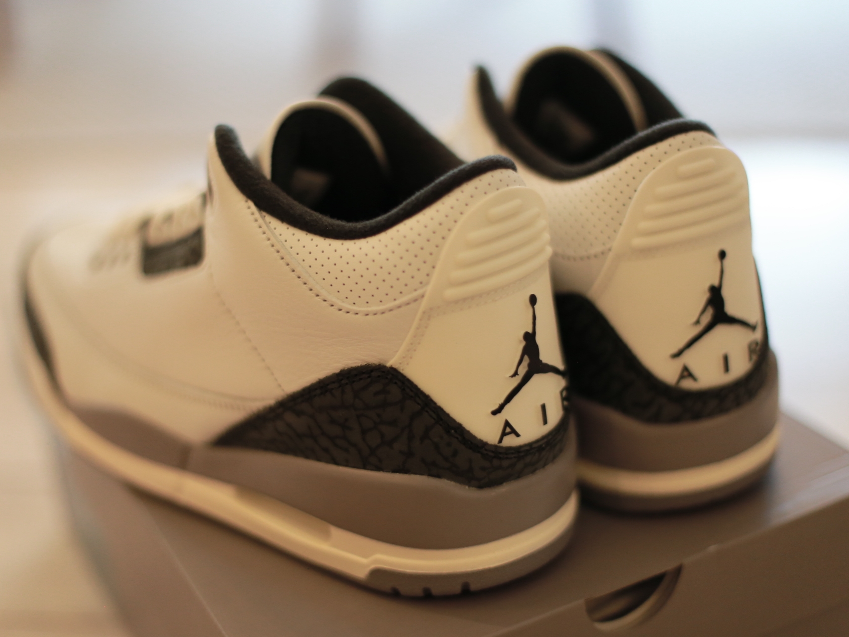 Jordan 3 Retro Cement Grey 착용 스타일 - 3