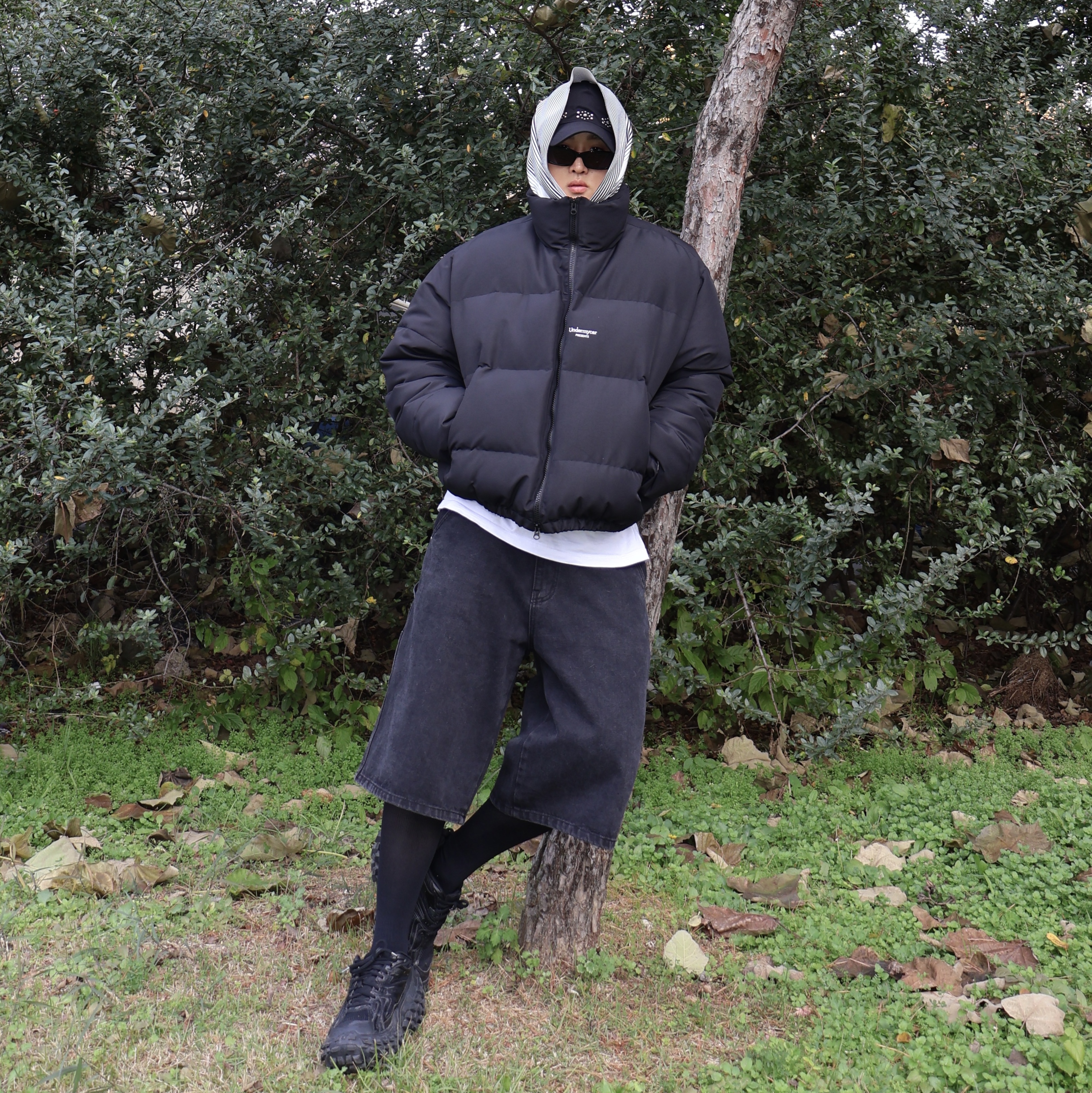 Undermycar Mu.15 Anti Fxxking Logo Play Triple Logo Crop Padding Jacket Black, Socks Up Compression Running Knee Socks Black 착용 스타일 - 4