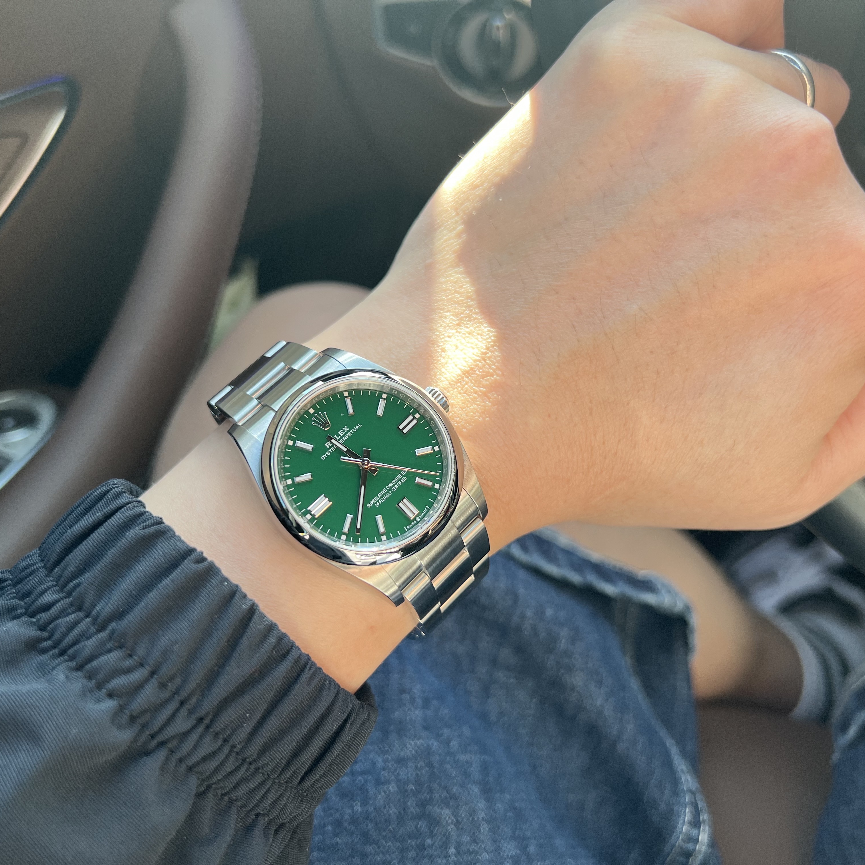 Rolex Oyster Perpetual 36mm 126000 Green Oyster 착용 스타일 - 1