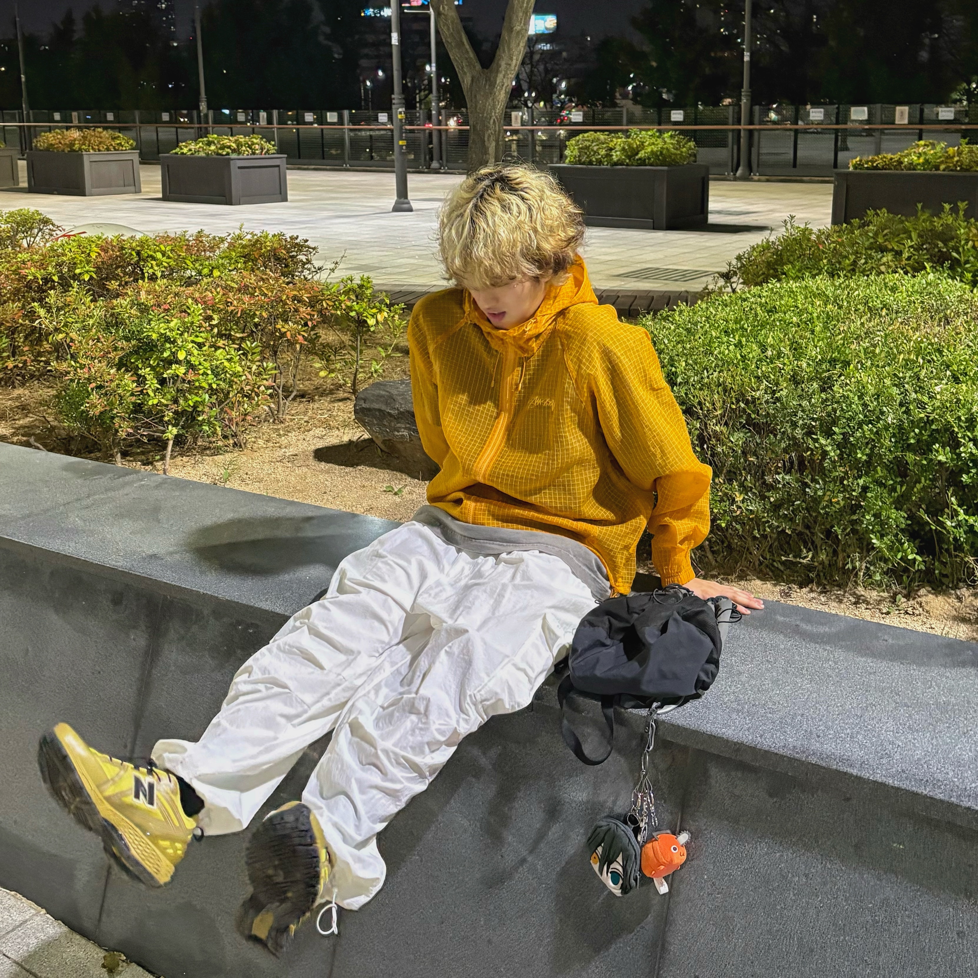 Stussy Beach Shell Transparent Ripstop Golden Yellow, New Balance x Cayl 1906R Yellow 착용 스타일 - 2