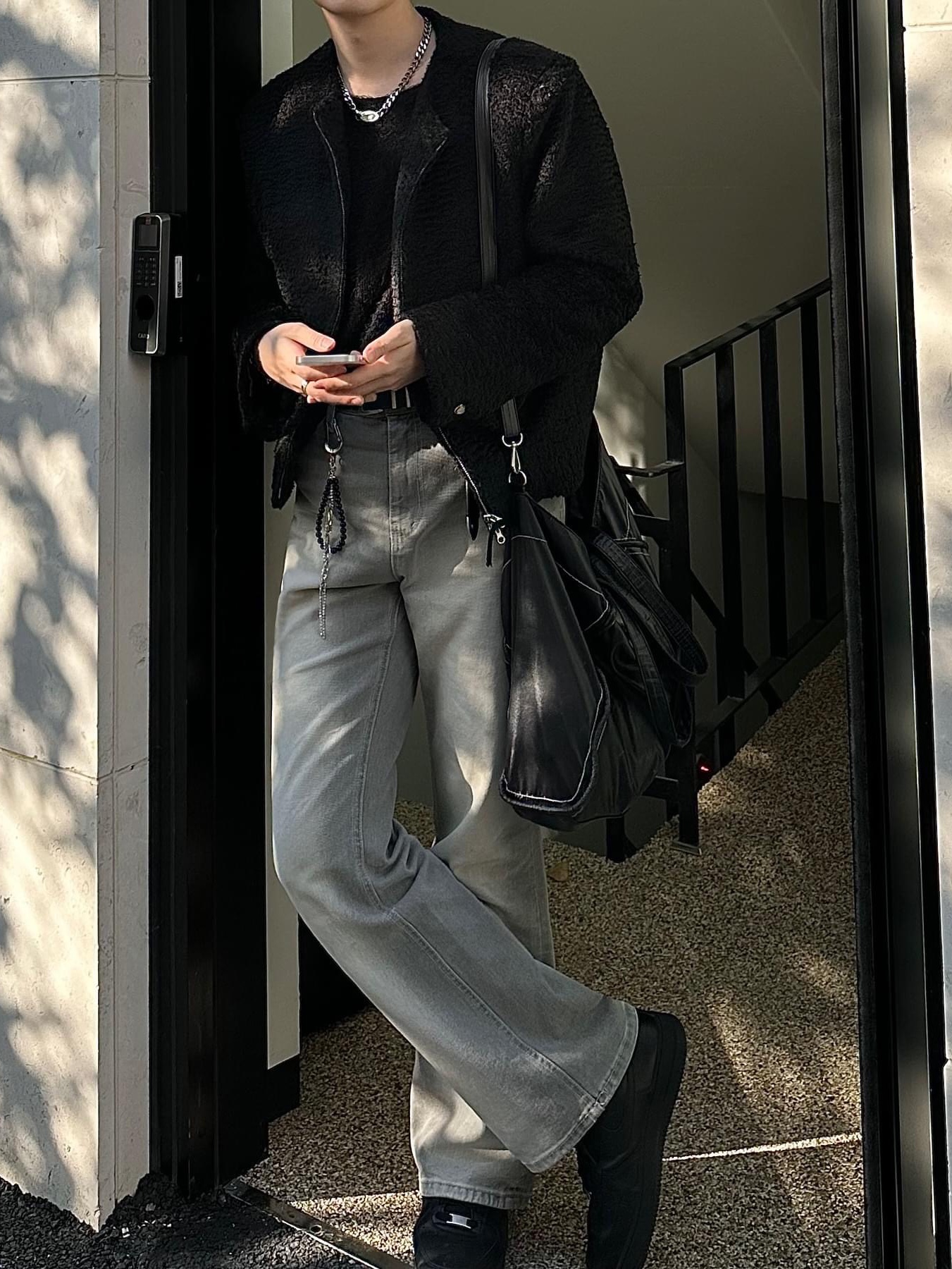 Matin Kim Big Coating Tote Bag Black, Nike Air Force 1 '07 Low Triple Black 착용 스타일 - 1