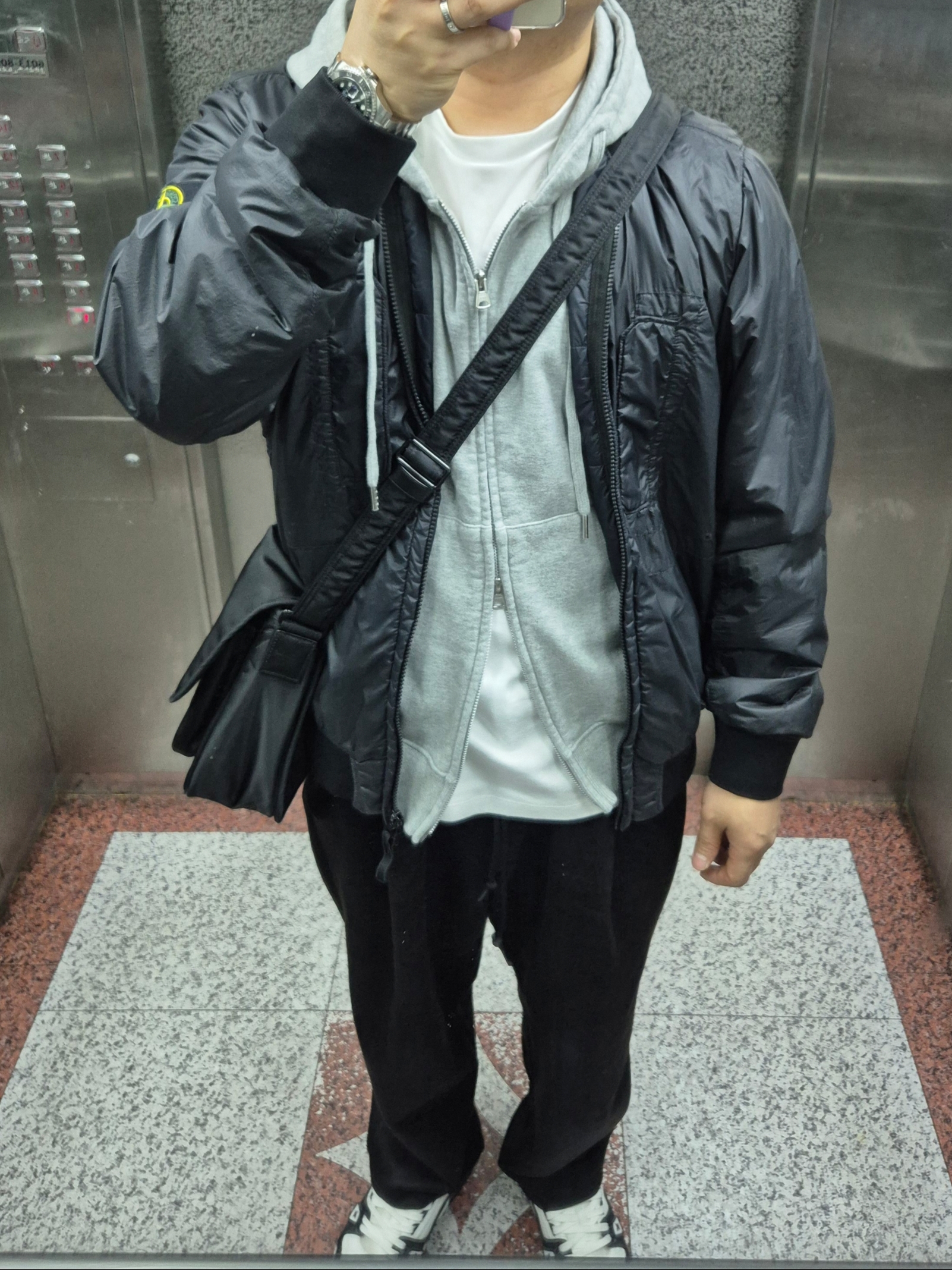 Stone Island 42125 Packable Garment Dyed Micro Yarn with Primaloft TC Jacket Black - 23SS 착용 스타일
