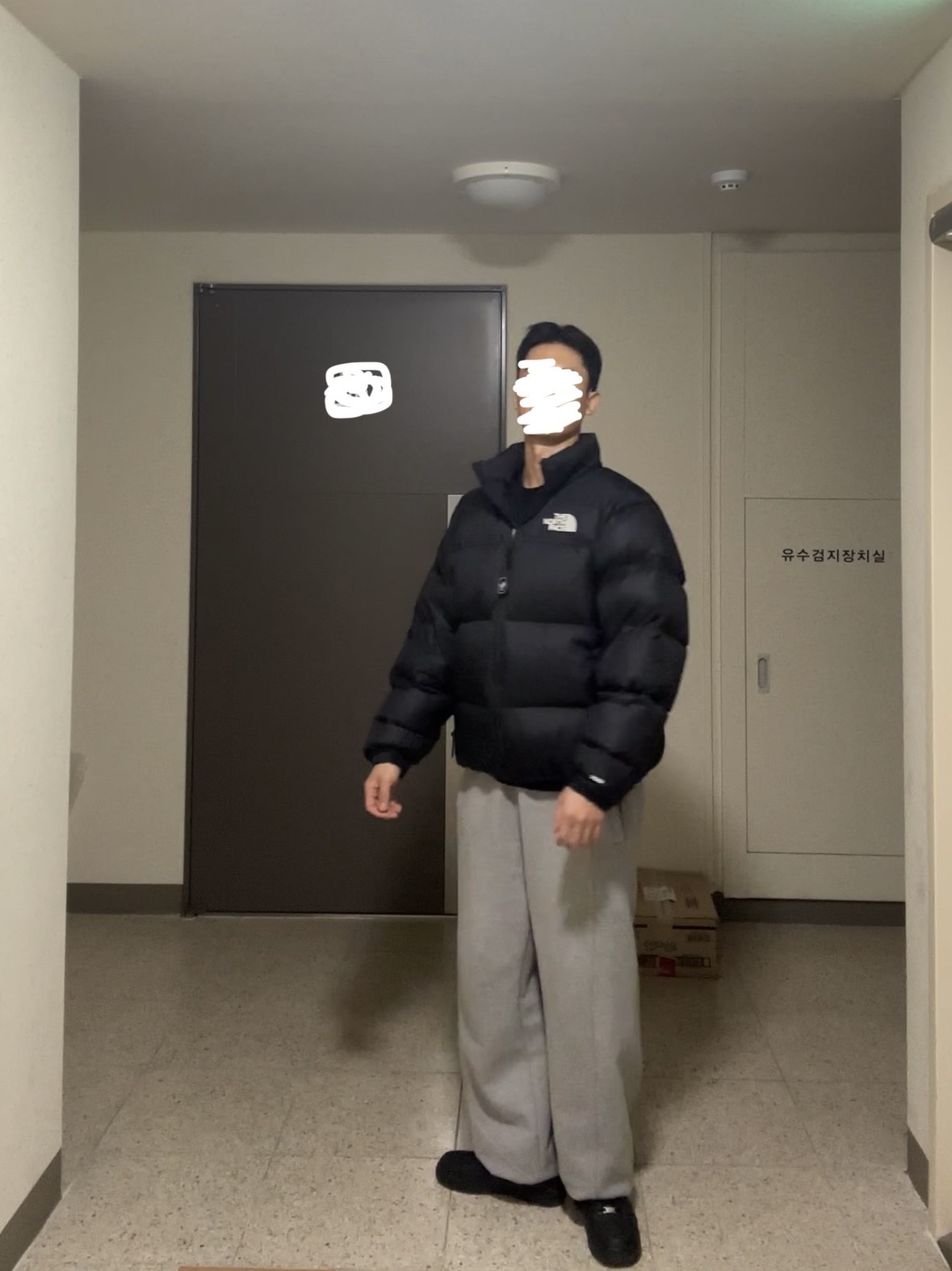 The North Face 1996 Retro Nuptse Down Jacket TNF Black 착용 스타일 - 3