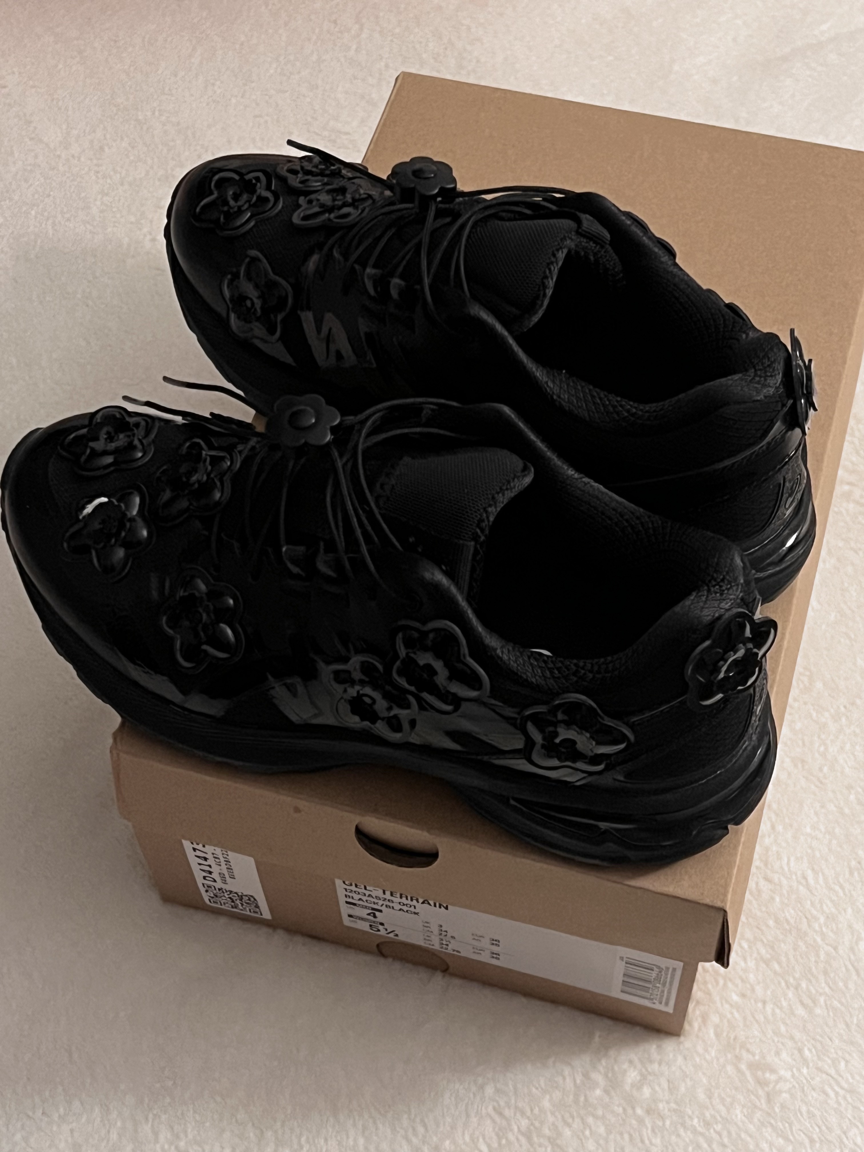 Asics x Cecilie Bahnsen Gel-Terrain Black 착용 스타일