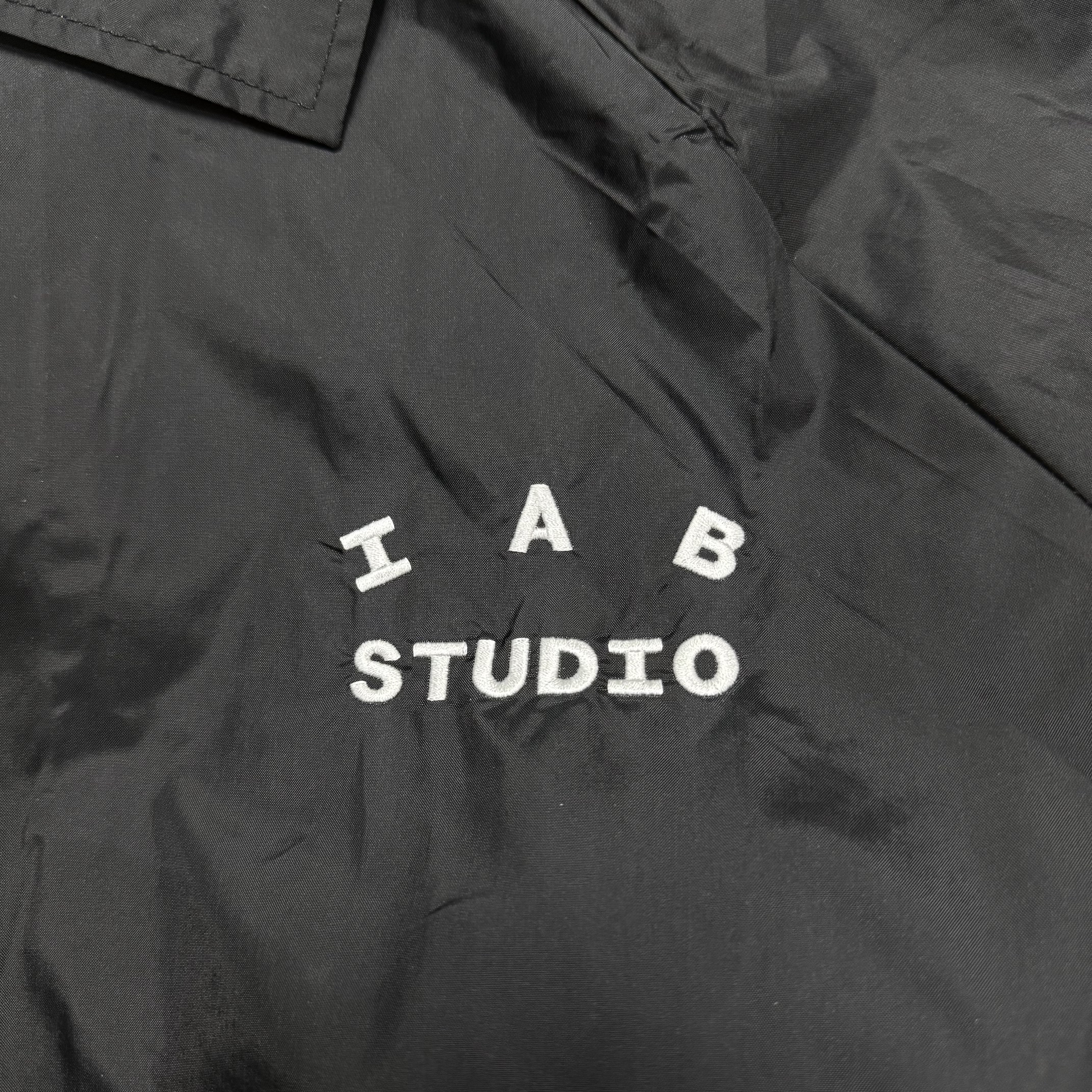 IAB Studio Coach Jacket Black 착용 스타일 - 4