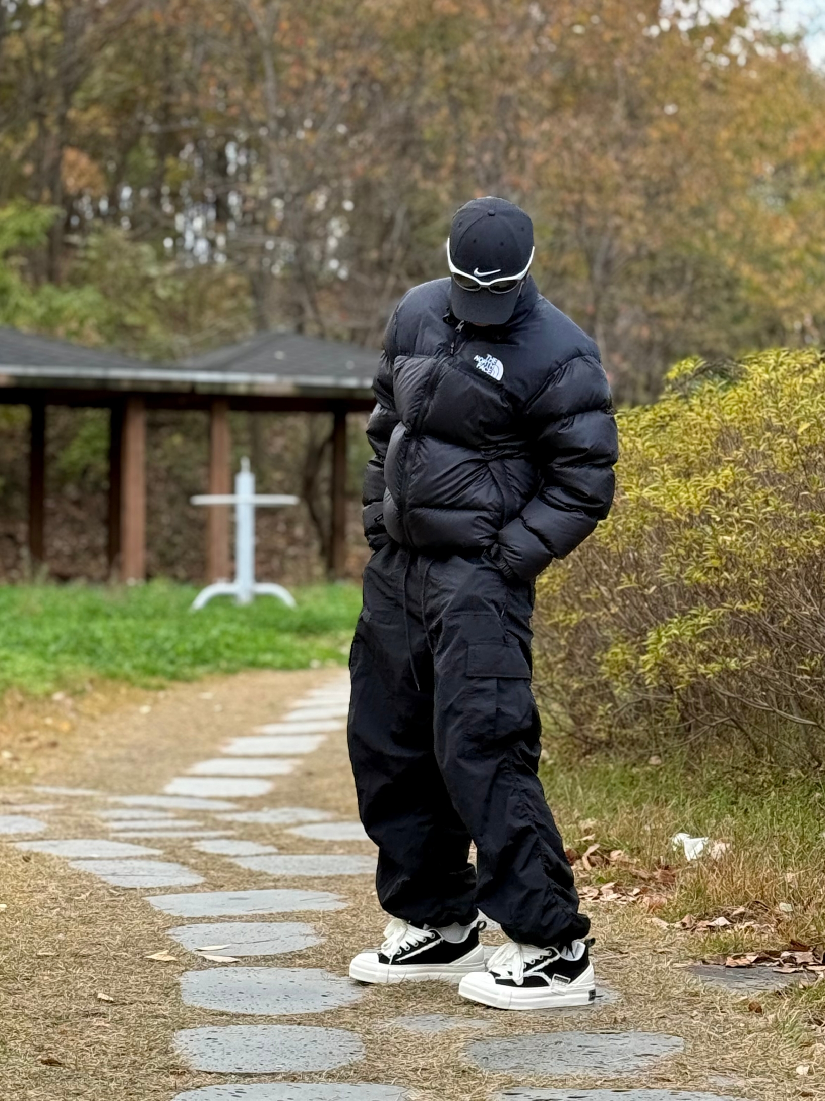 The North Face 1996 Eco Nuptse Jacket Black, Nike Dri-Fit Club Structured Swoosh Cap Black 착용 스타일 - 6