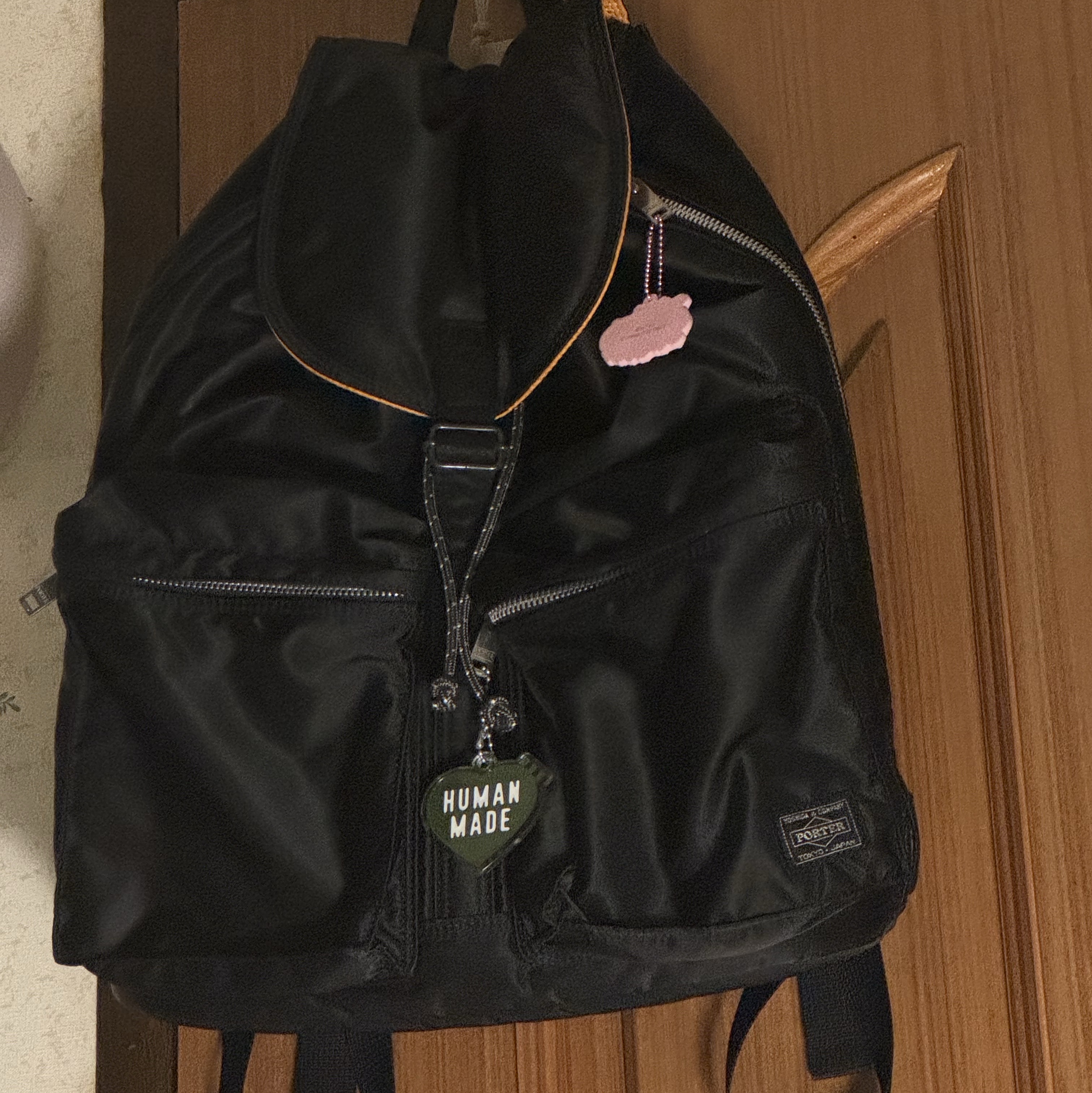Porter Tanker Backpack Black 착용 스타일