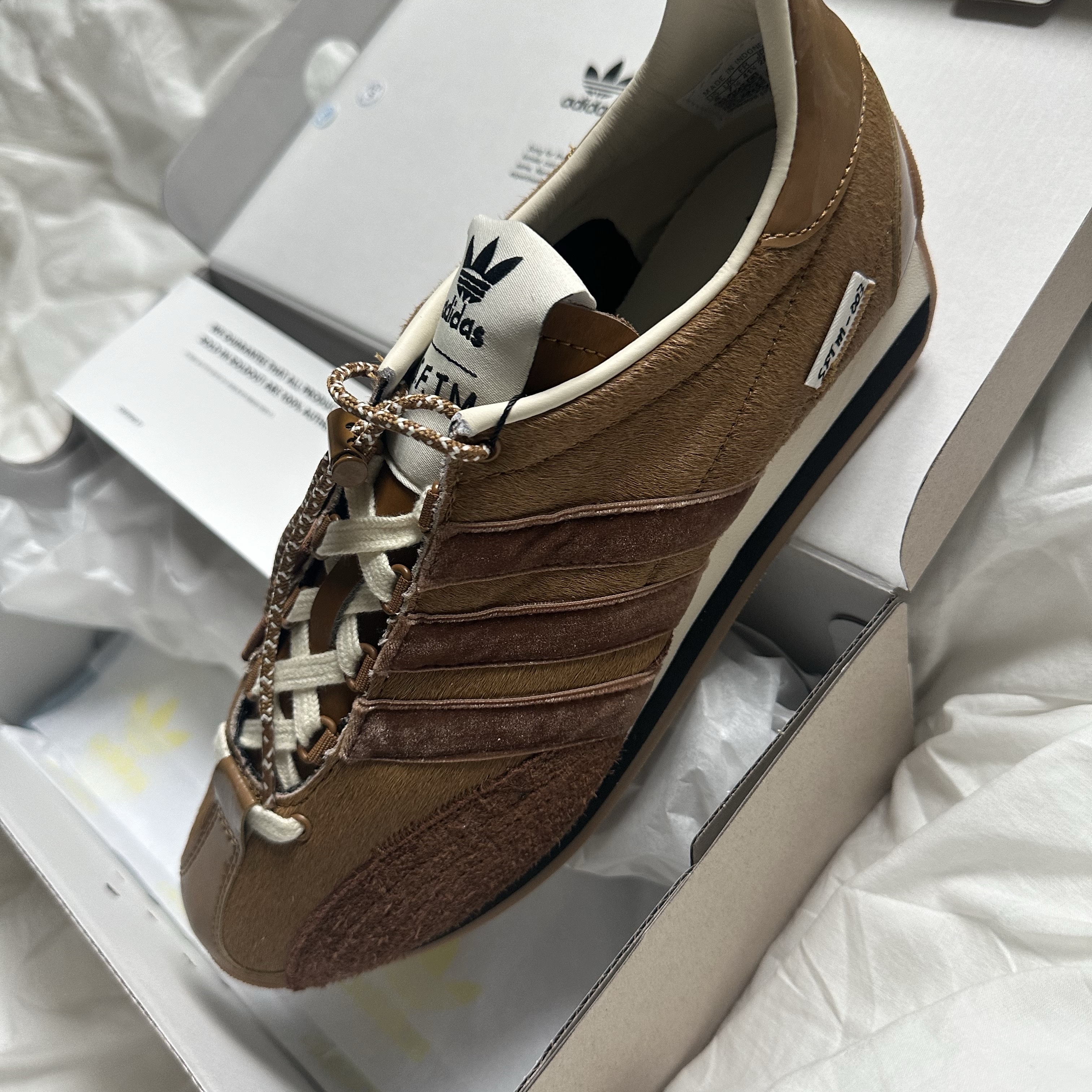 Adidas x Song for the Mute Country OG Bronze Strata Wild Brown 착용 스타일