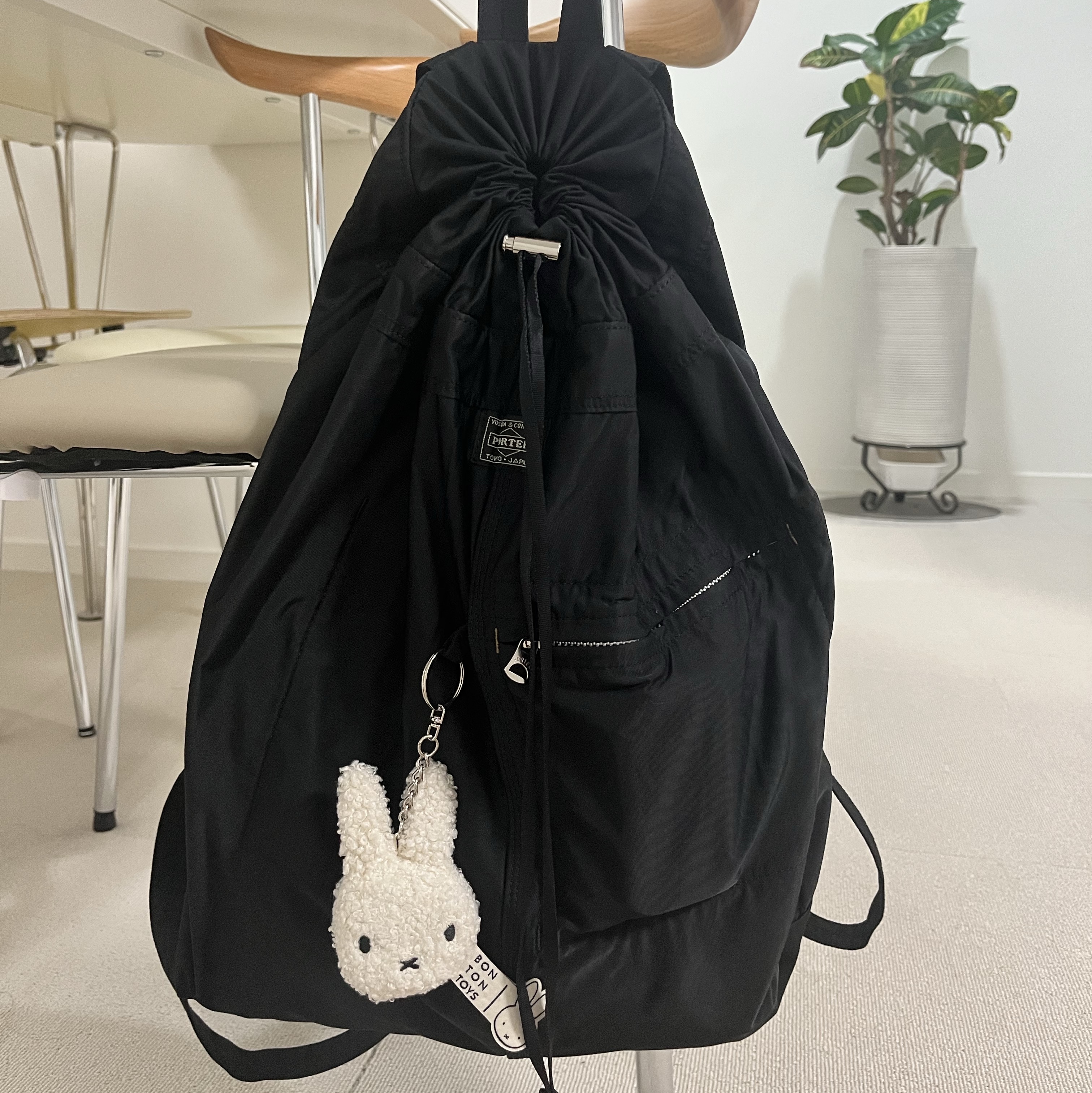 Porter Mile Knapsack Black 착용 스타일