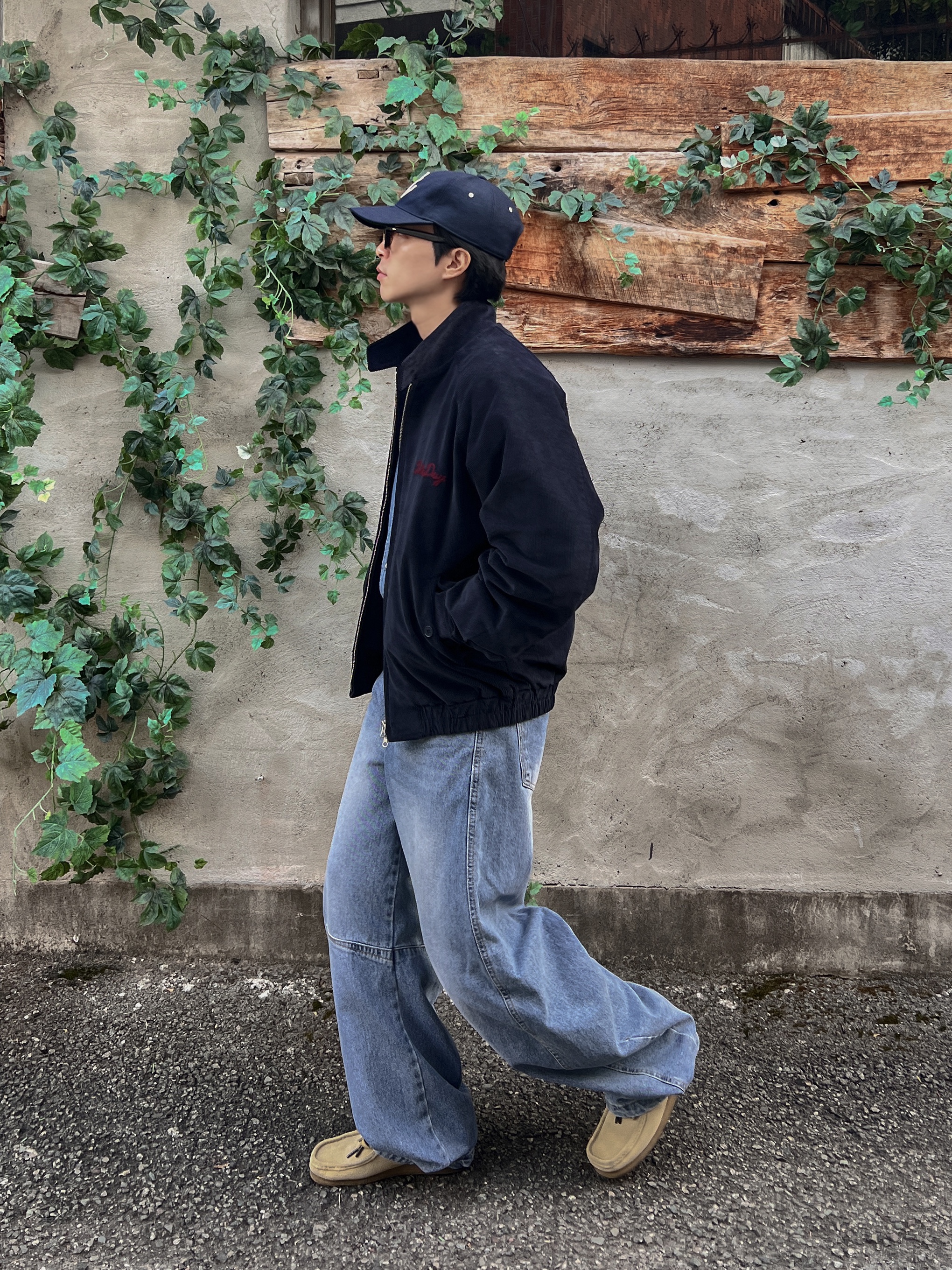 Clarks Wallabee Maple Suede 착용 스타일 - 4