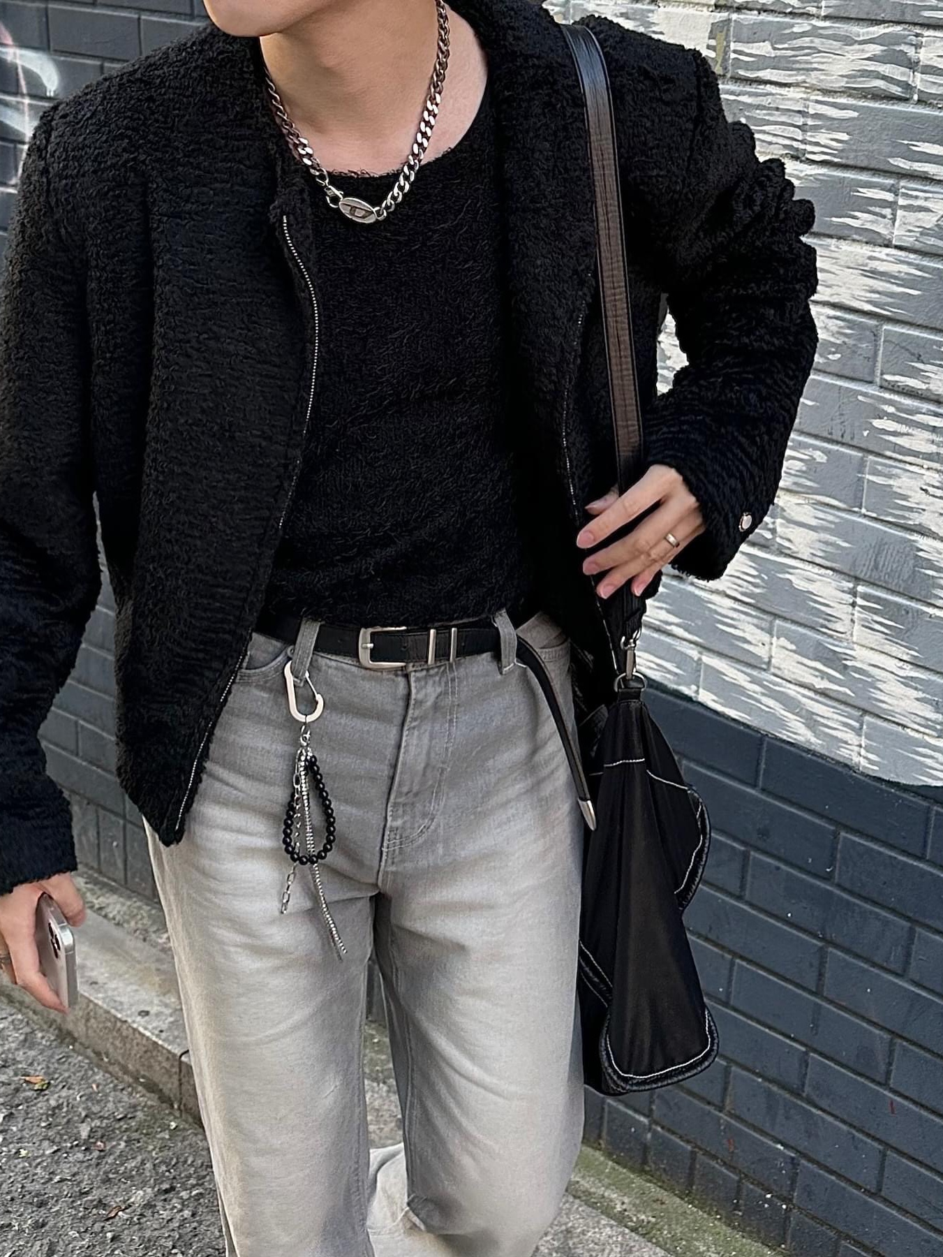 Matin Kim Big Coating Tote Bag Black, Nike Air Force 1 '07 Low Triple Black 착용 스타일 - 7