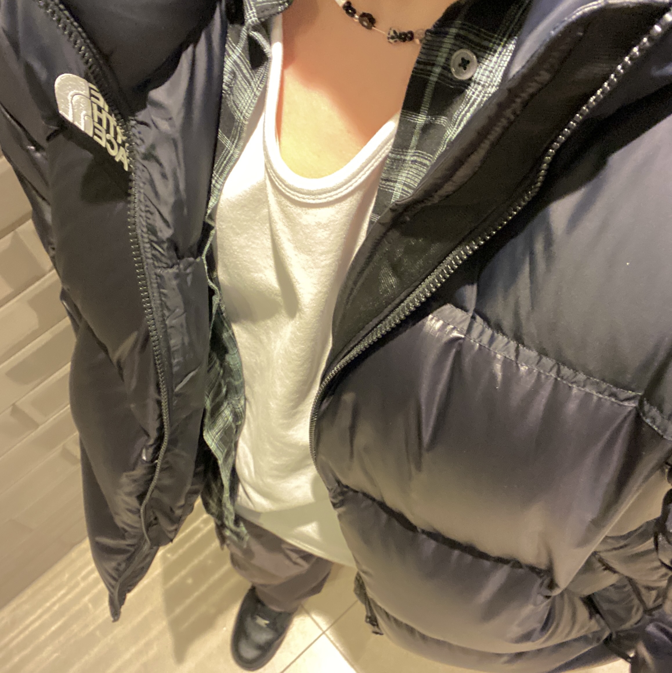 Nike Air Force 1 '07 Low Triple Black, The North Face 1996 Eco Nuptse Jacket Real Black 착용 스타일 - 4