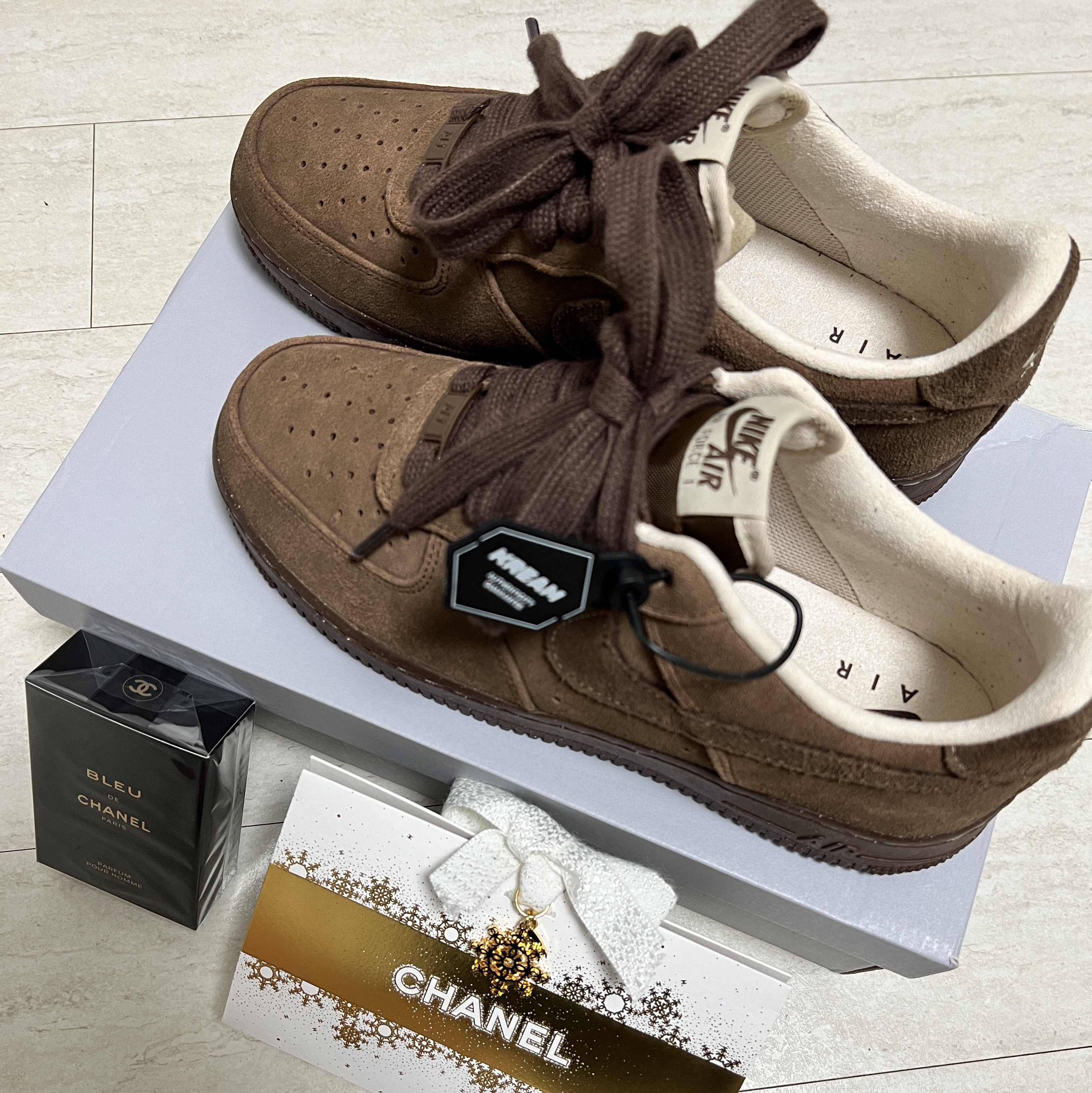 (W) Nike Air Force 1 '07 Cacao Wow, Chanel Bleu De Chanel Parfum 50ml 착용 스타일