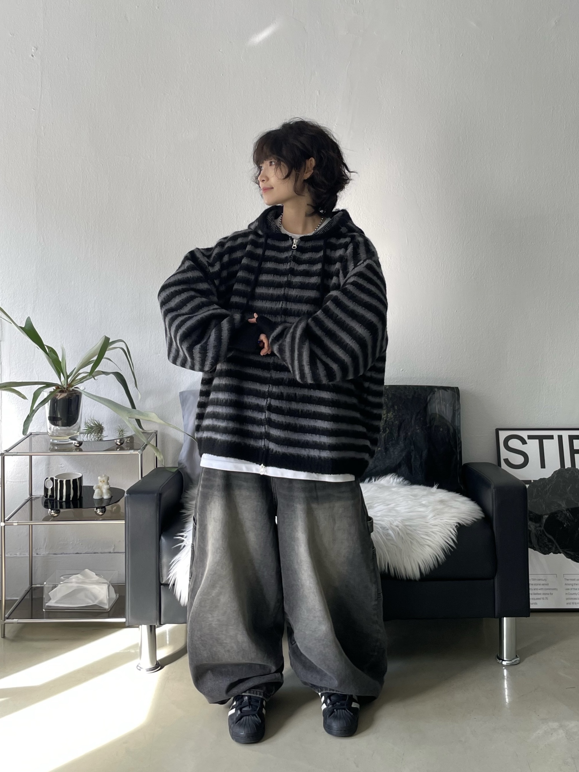 Adidas Superstar Core Black White 착용 스타일 - 4