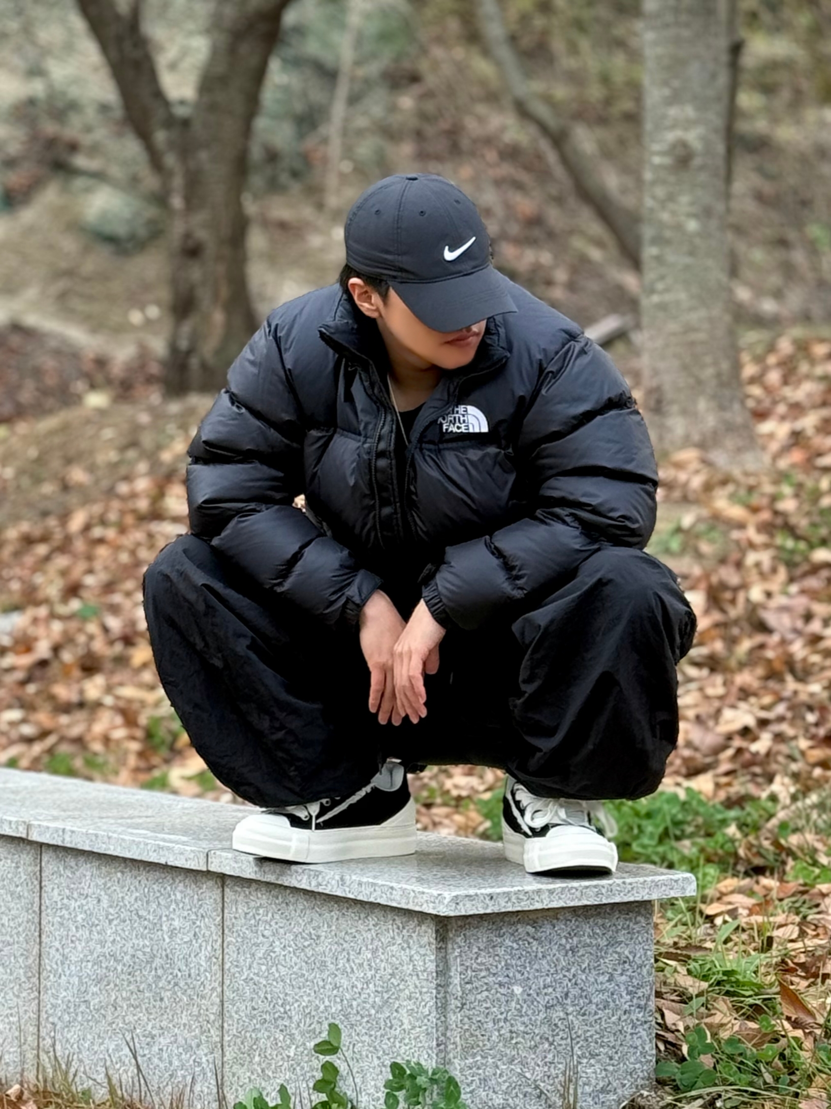 The North Face 1996 Eco Nuptse Jacket Black, Nike Dri-Fit Club Structured Swoosh Cap Black 착용 스타일 - 1