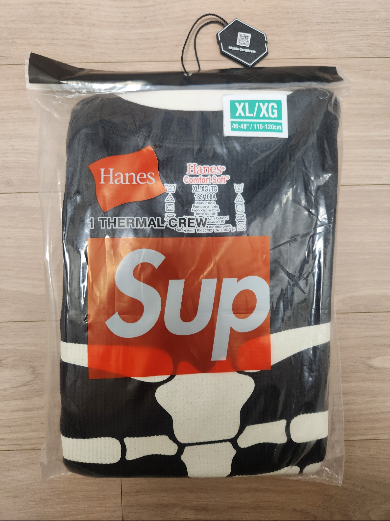 Supreme Hanes Bones Thermal Crew Black (1 Pack) 착용 스타일