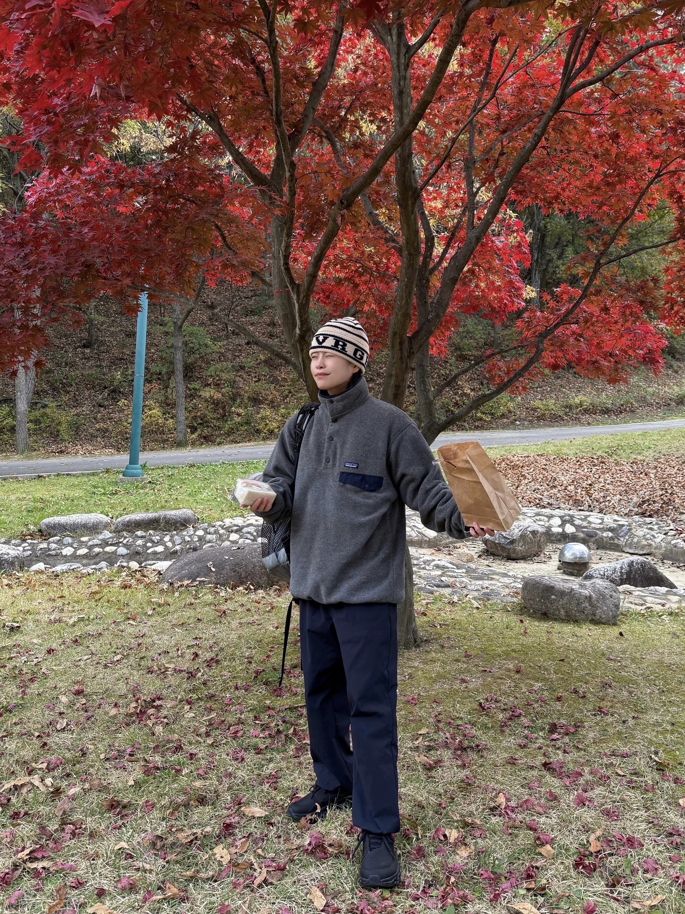 Patagonia Synchilla Snap-T Fleece Pullover Nickel Navy Blue, On Running x Post Archive Faction (Paf) Cloudmonster 2 Black Magnet 착용 스타일