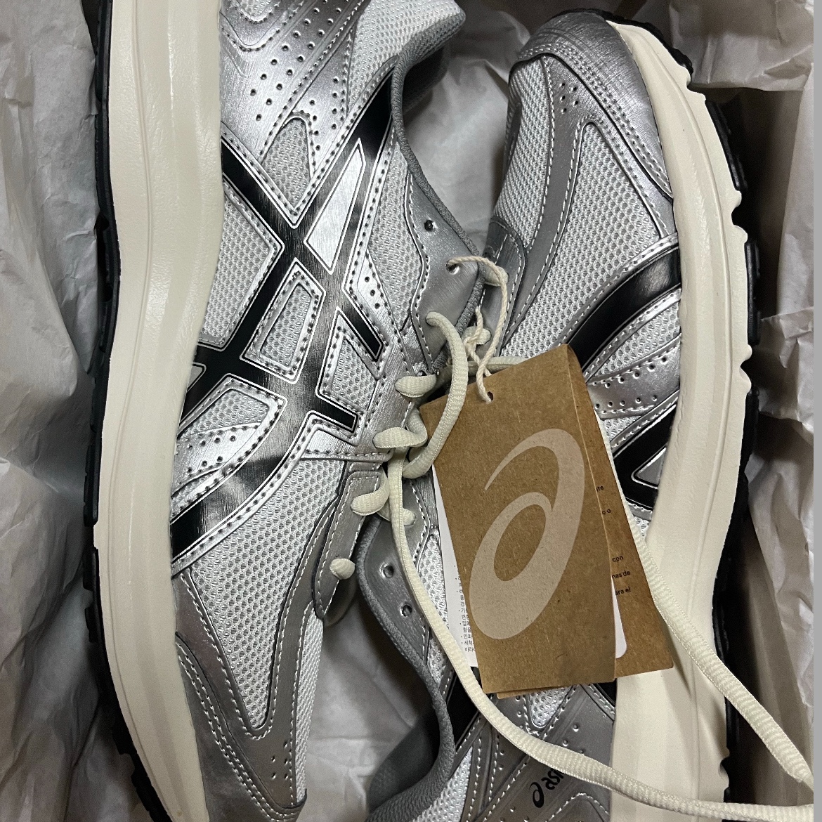 Asics Jog 100 S White Black - 2E Wide 착용 스타일 - 2