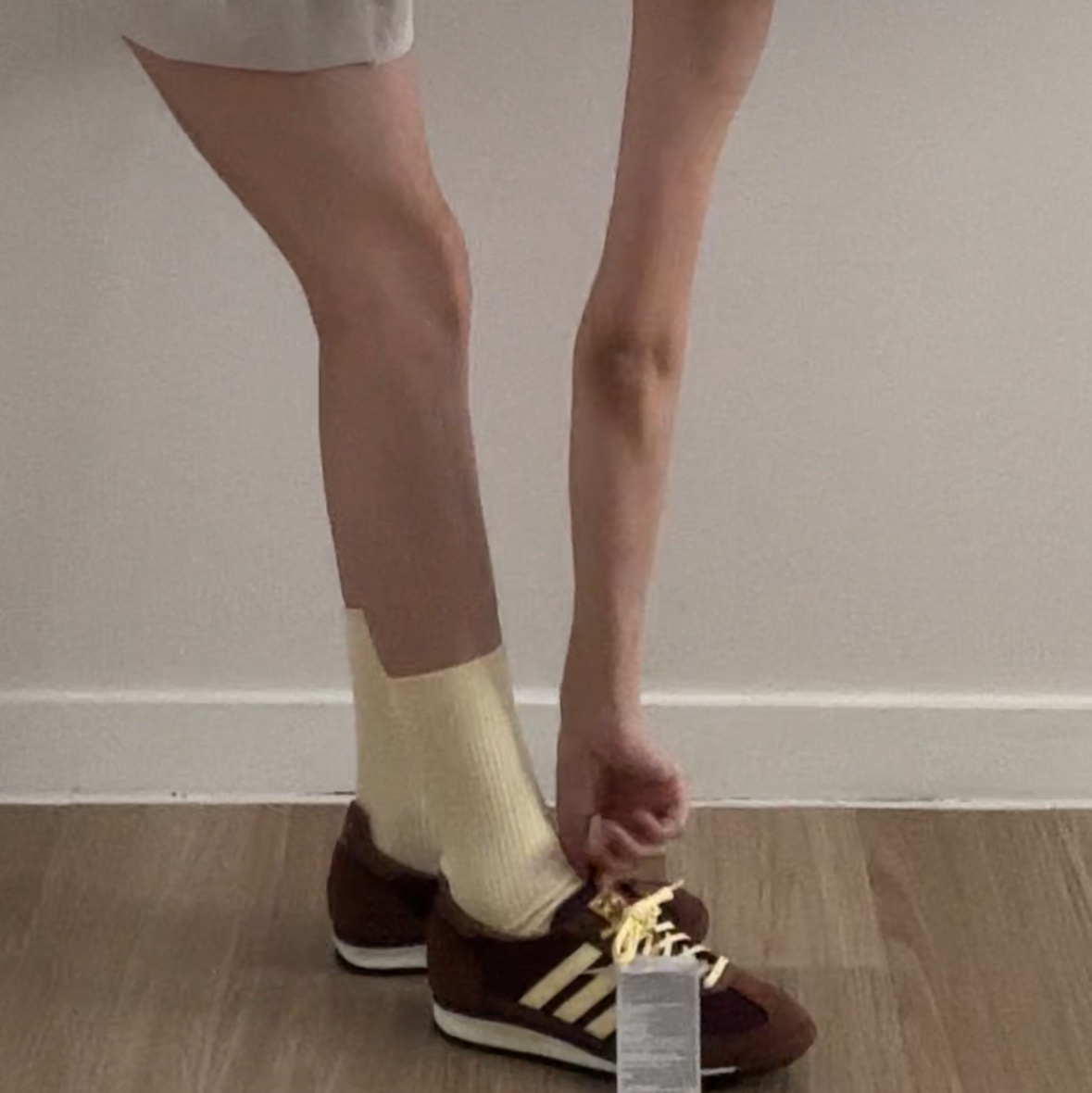 (W) Adidas SL 72 OG Maroon Almost Yellow 착용 스타일 - 1