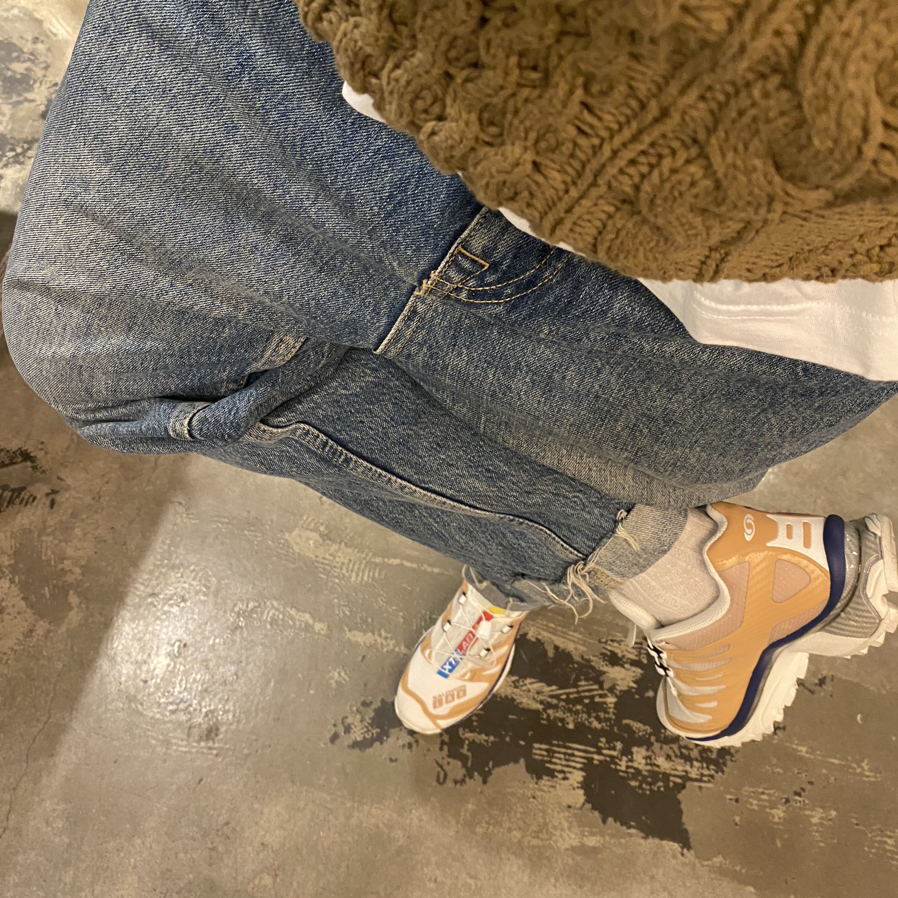 Salomon XT-4 OG Taffy Vanilla Ice Blue Print 착용 스타일 - 1