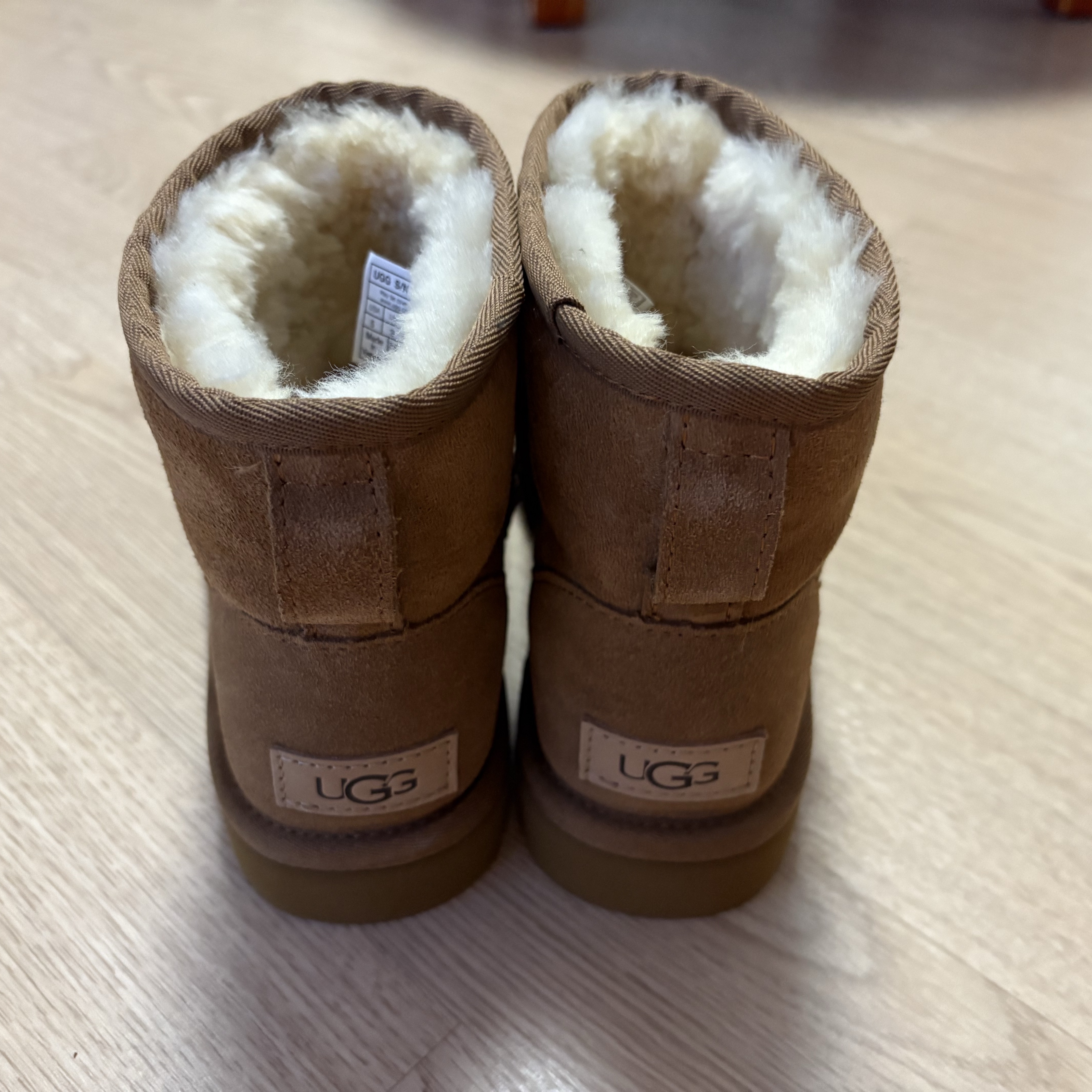 (W) UGG Classic Mini II Boots Chestnut 착용 스타일 - 3