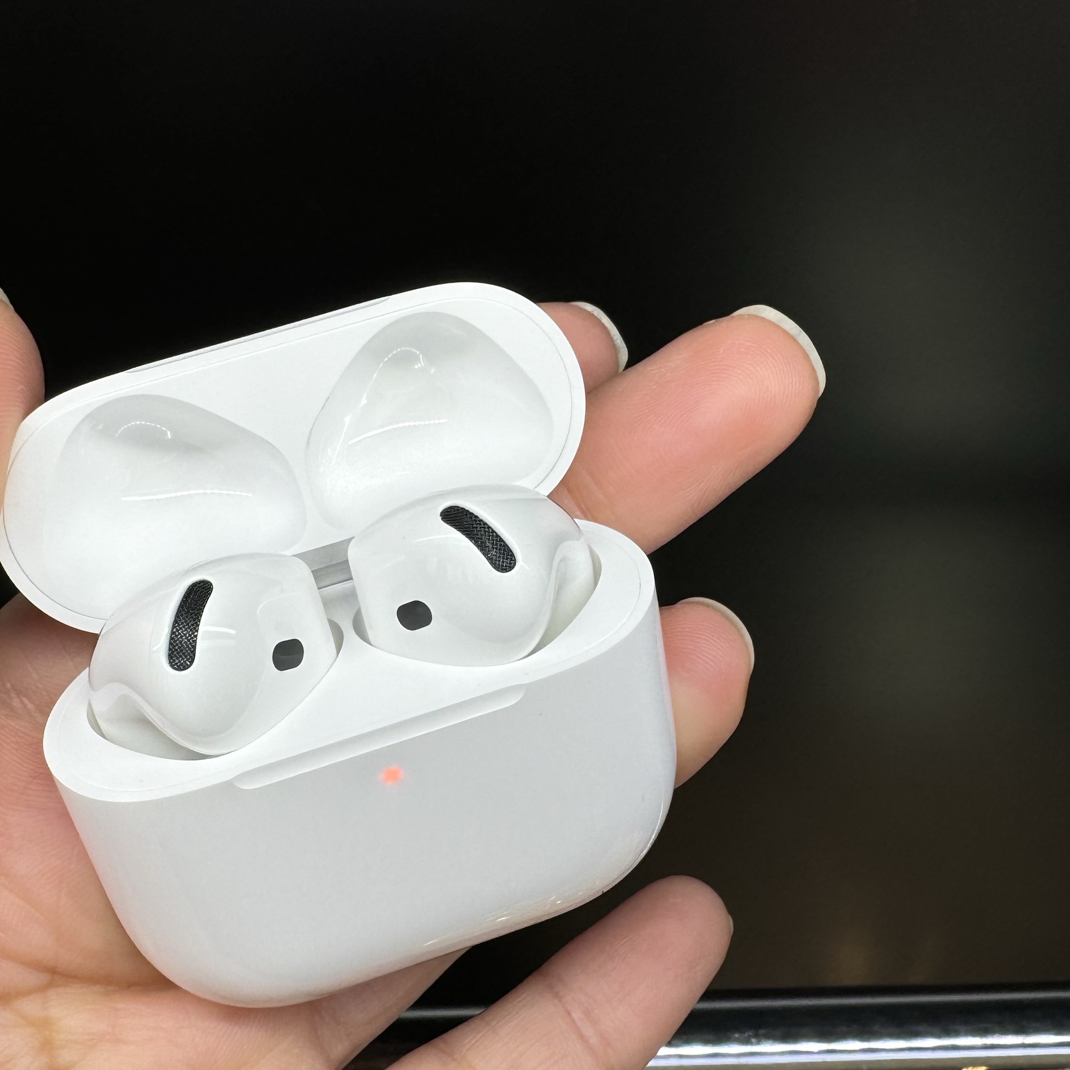 Apple Airpods 4th Gen (Korean Ver.) 착용 스타일