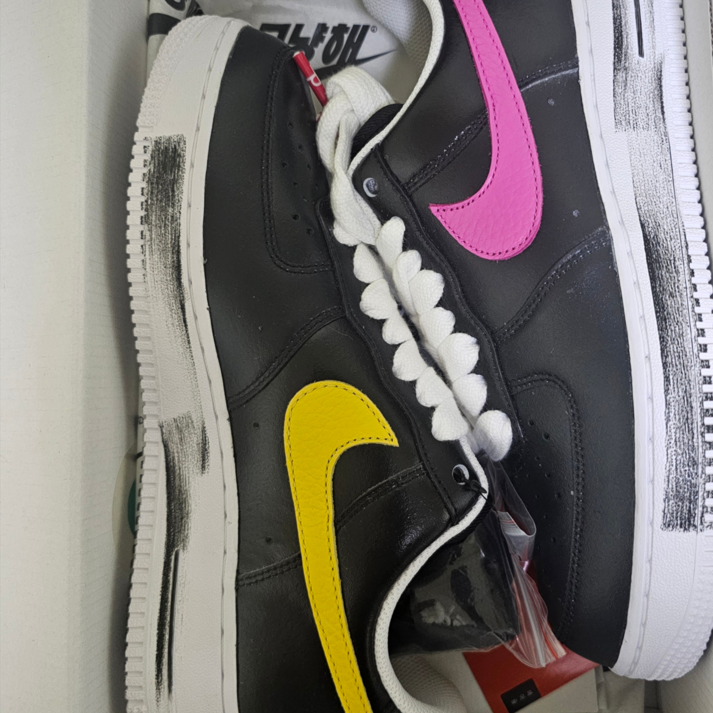 Nike x Peaceminusone Air Force 1 Low Para-Noise 3.0 Black and Multicolor 착용 스타일 - 2