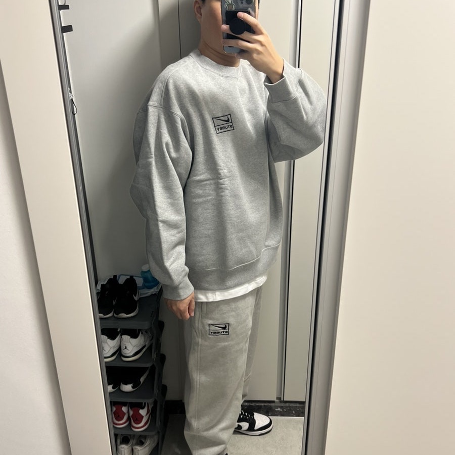 Nike x Stussy NRG Fleece Crewneck Dark Grey Heather (DO9337-063) 착용 스타일 - 2