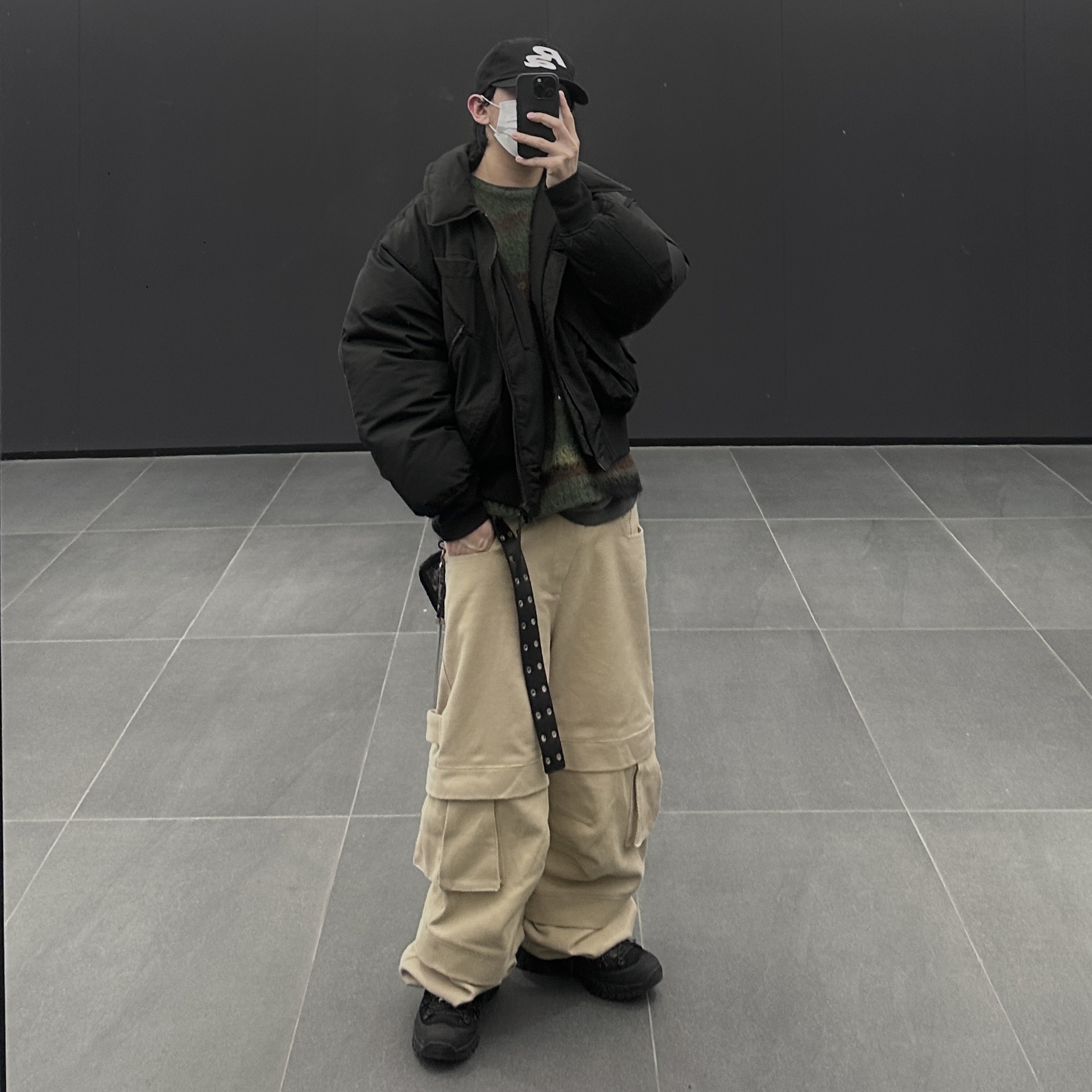 LOSTGARDEN x Kolon Sport Ton Black, Supreme x Comme des Garcons Junya Watanabe Man Brushed Camo Sweater Olive - 21FW 착용 스타일 - 2