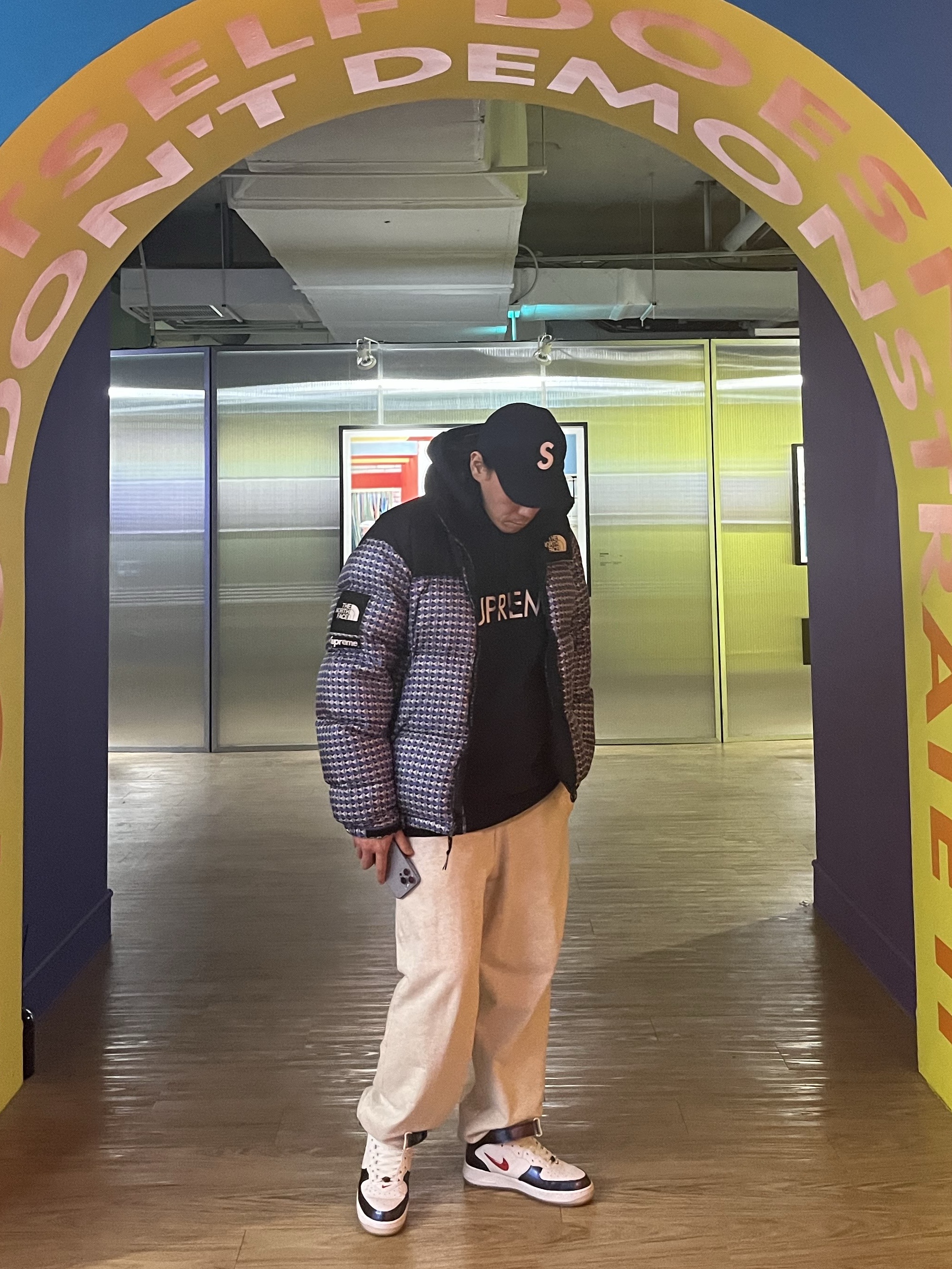 Supreme Boiled Wool S Logo 6-Panel Navy - 22FW, Supreme Capital Hooded Sweatshirt Navy - 22FW 착용 스타일