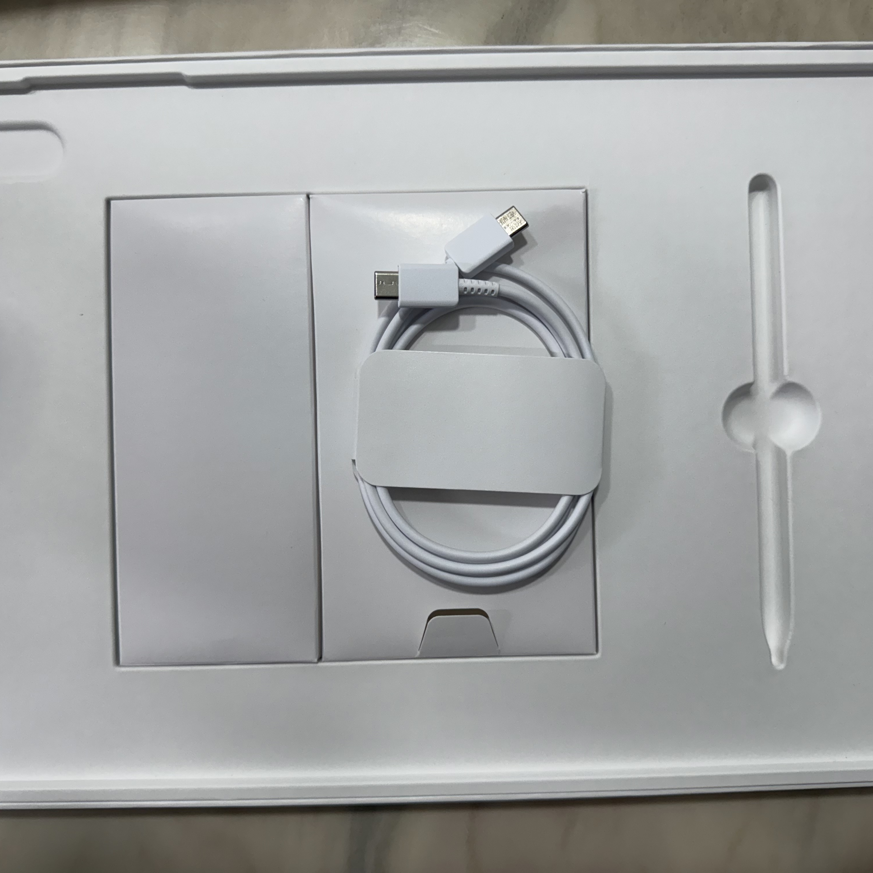 Samsung Galaxy Tab S8 Ultra Wifi 256GB Graphite (Korean Ver.) 착용 스타일 - 6