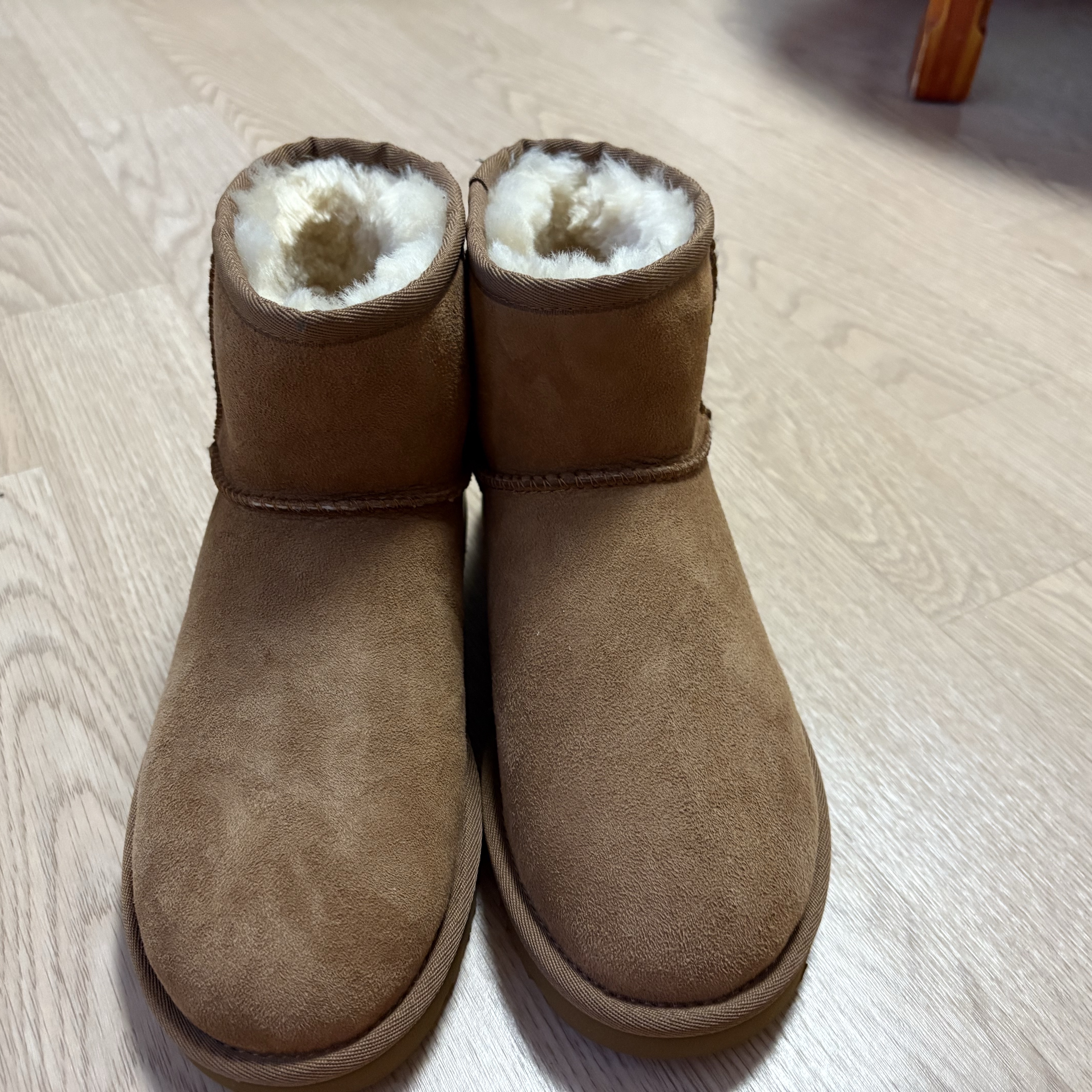 (W) UGG Classic Mini II Boots Chestnut 착용 스타일 - 1