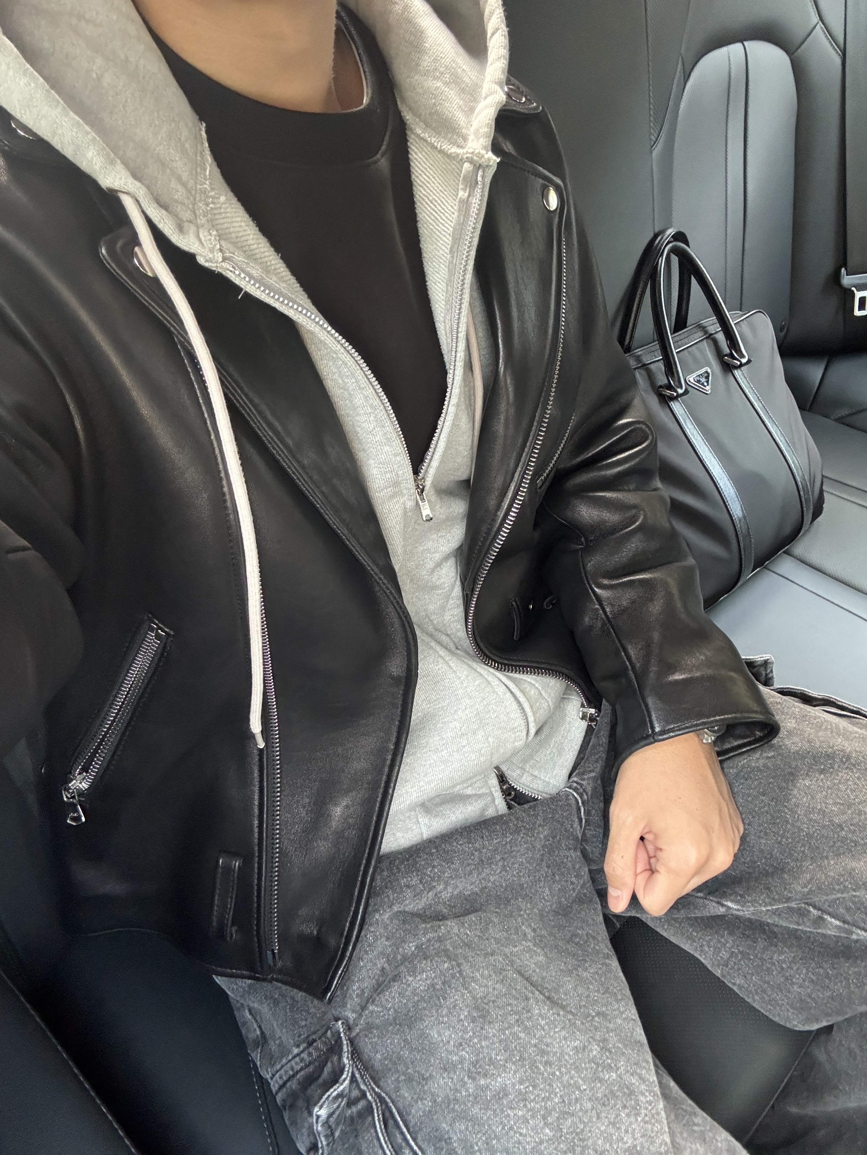 Solid Homme Embroidery Sweatshirt Black, Maison Mihara Yasuhiro Blakey OG Sole Leather Low-top Sneakers Black 착용 스타일