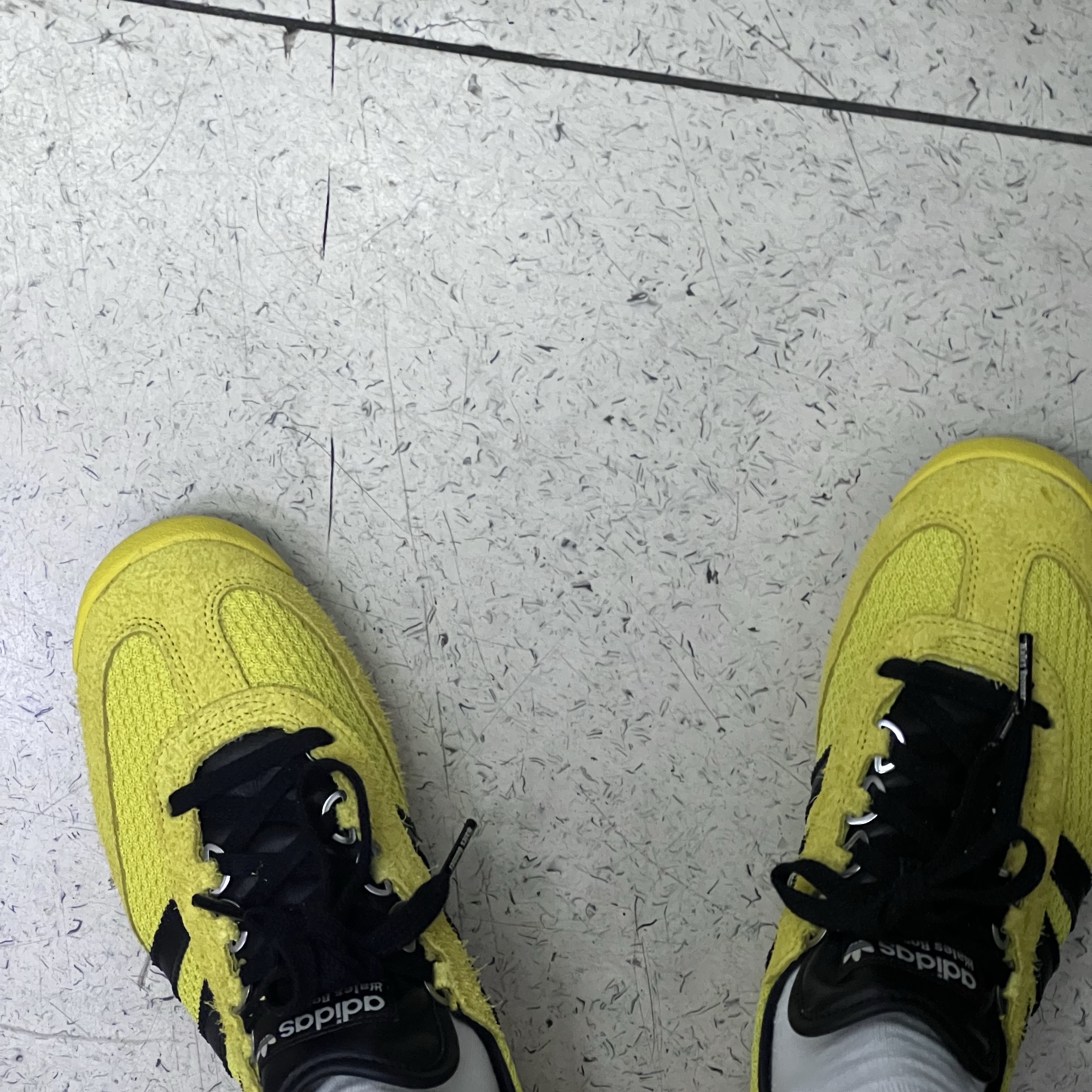 Adidas x Wales Bonner SL 76 Yellow Core Black 착용 스타일