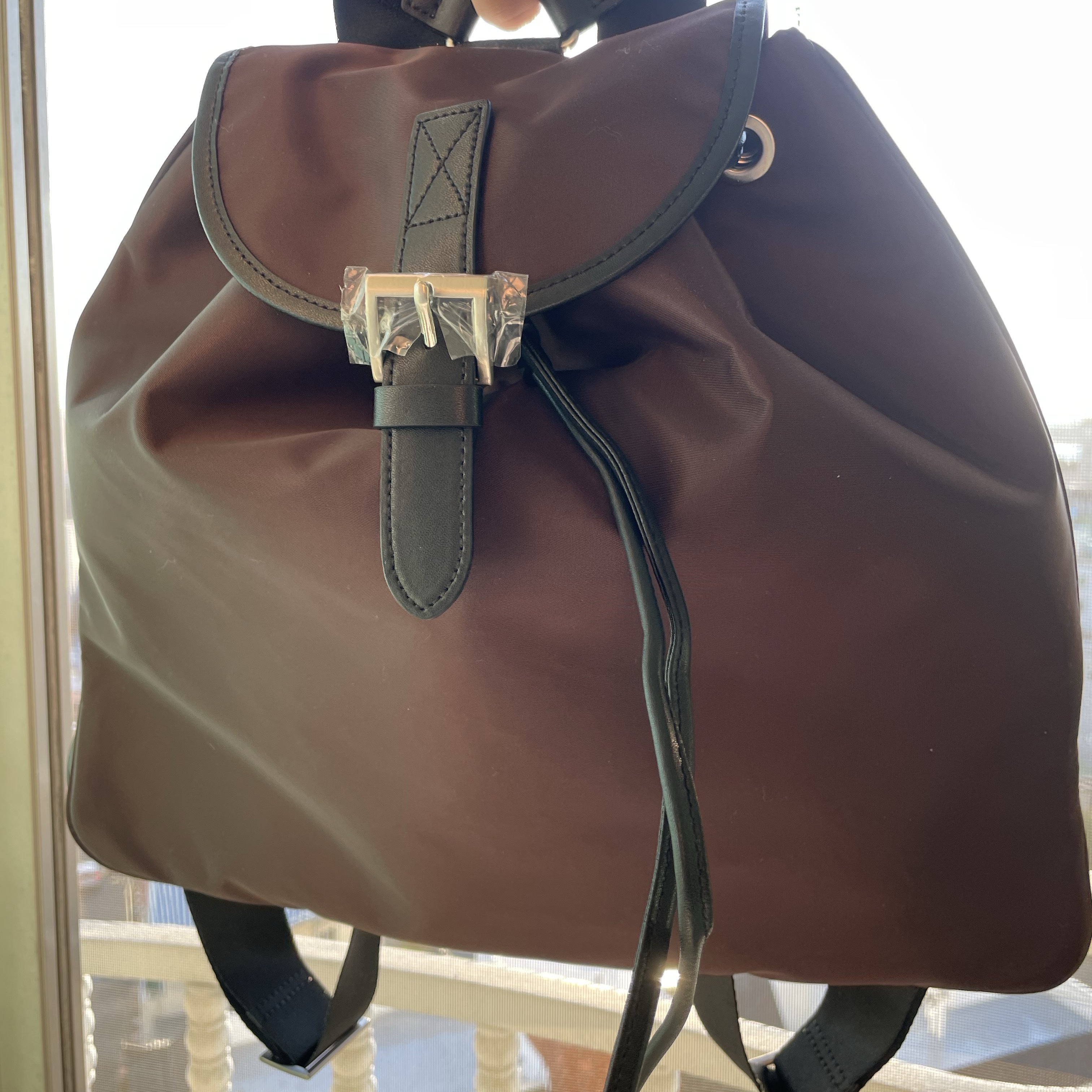 [RE-ORDER] [KREAM 단독] FARVEN Nylon Triangle Backpack Brown 착용 스타일
