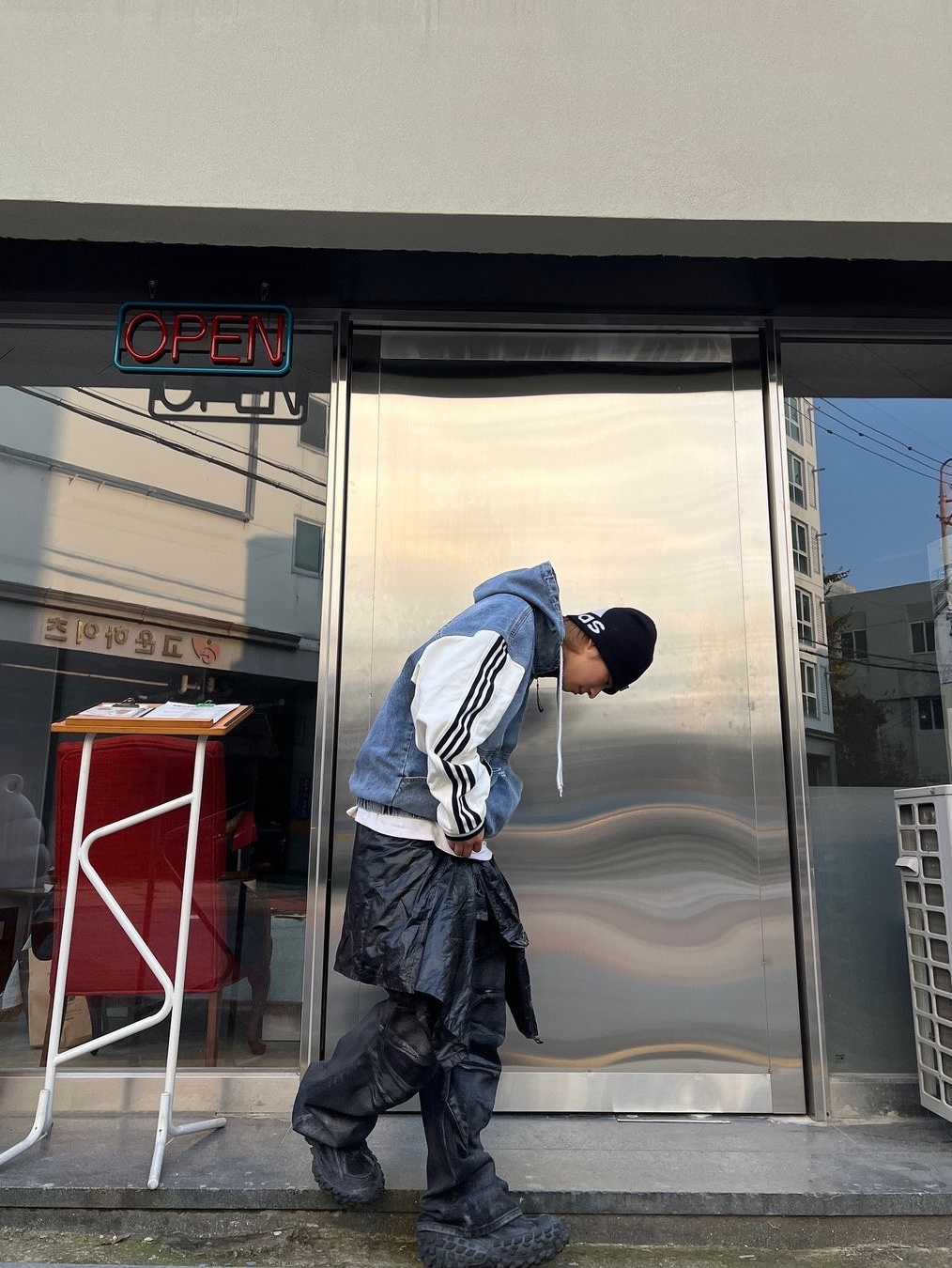 SPORT CHAMBER SC Track Denim Anorak Blue 착용 스타일 - 2