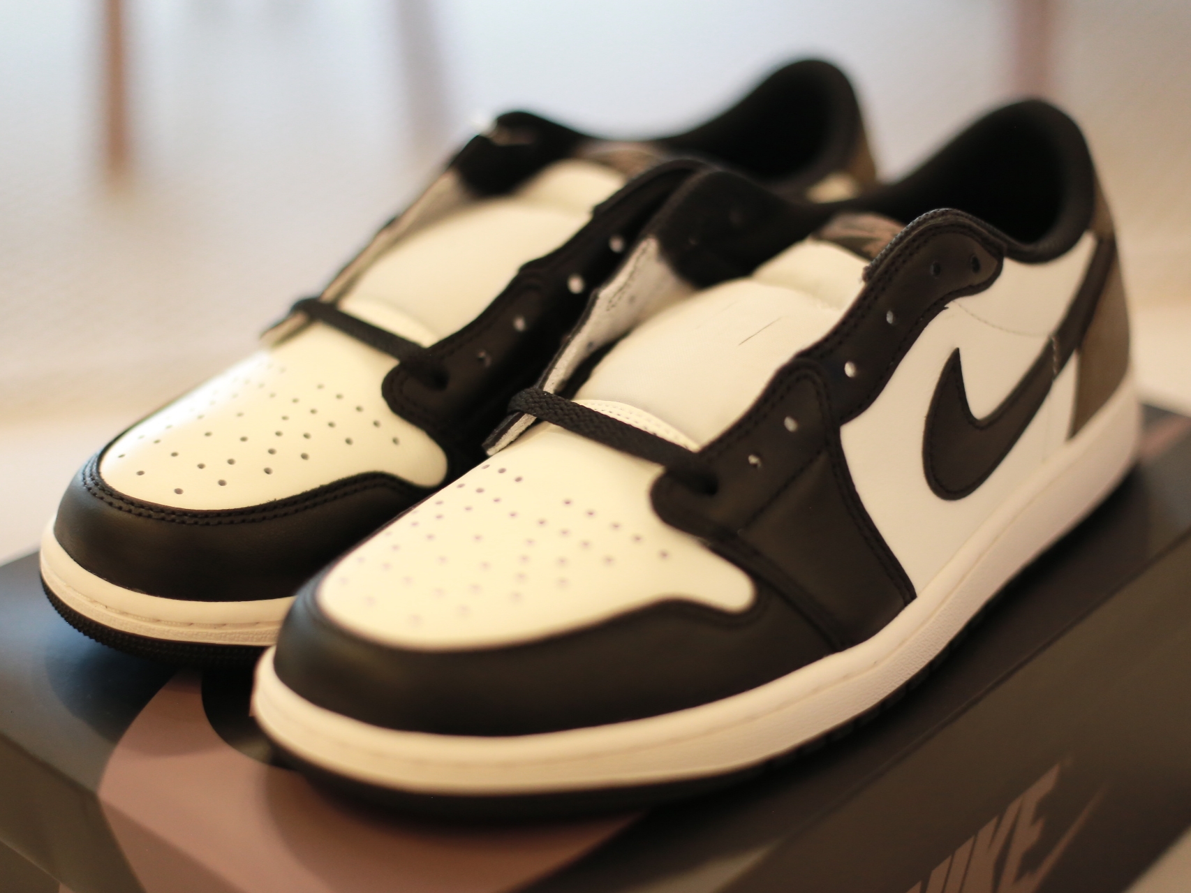 Jordan 1 Retro Low OG Mocha 착용 스타일 - 2
