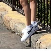 (GS) Nike Air Force 1 Cut Out Swoosh White Black 착용 스타일 - 1