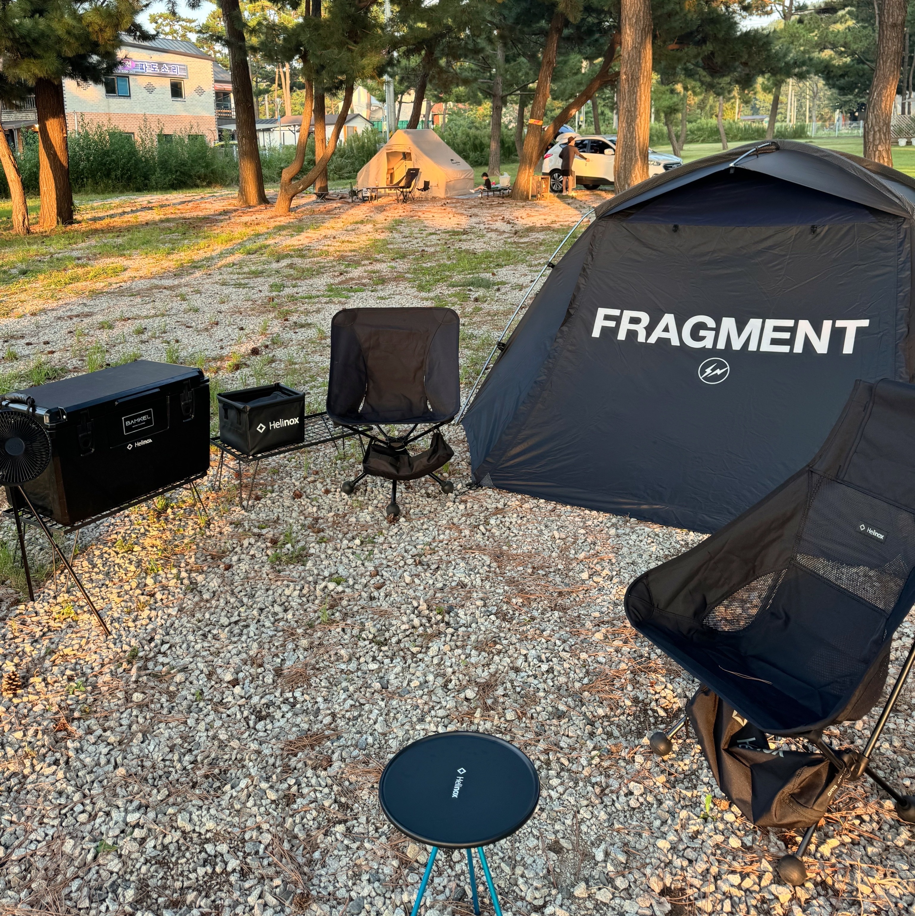 헬리녹스 x 프라그먼트 디자인 3P 돔 텐트 블랙 네이비 | Helinox | KREAM