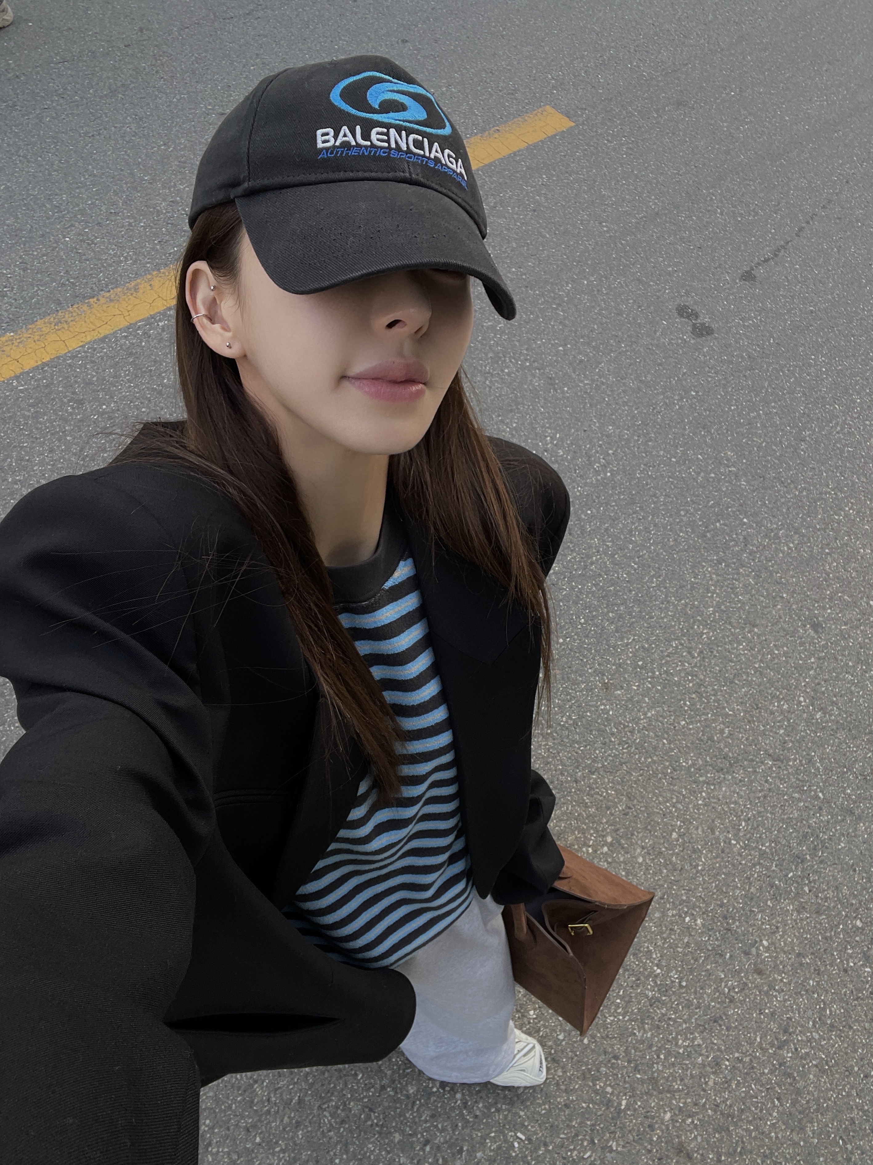Balenciaga Surfer Cap Black, (W) Balenciaga Tyrex Sneakers Black White 착용 스타일 - 1