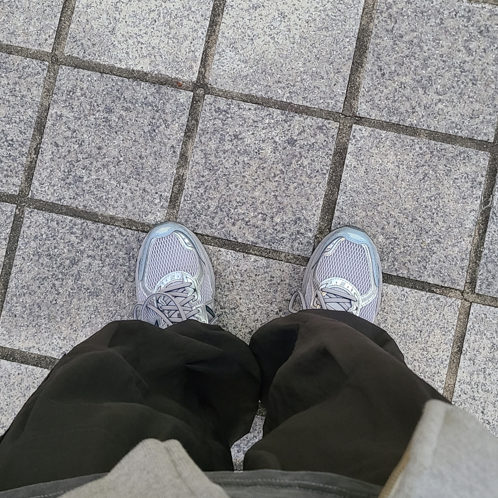 New Balance 860v2 Arctic Grey 착용 스타일