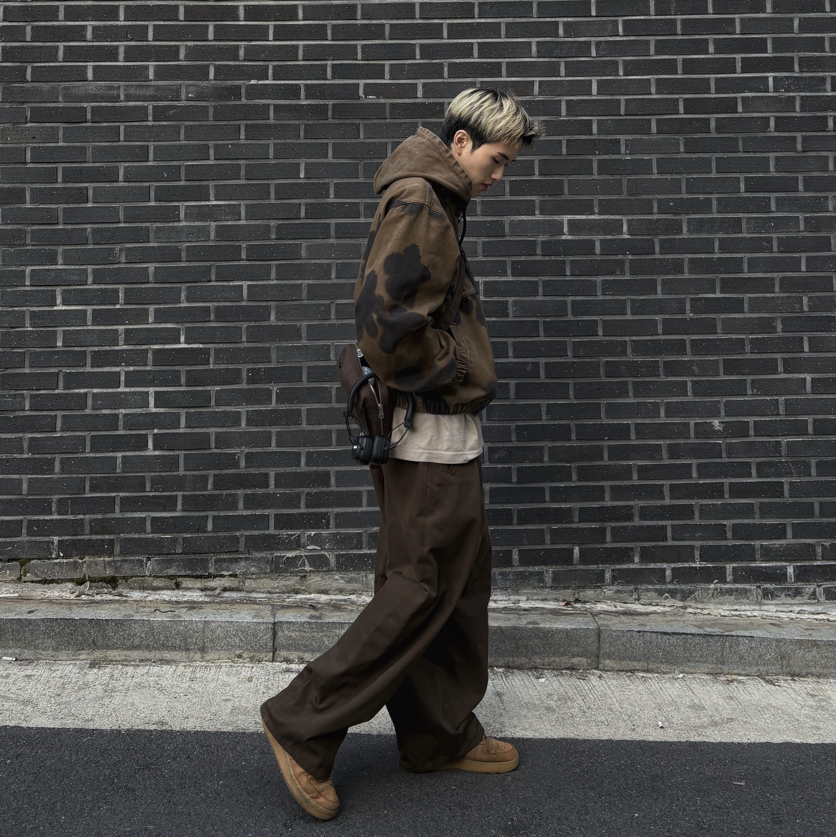 Stussy Floral Dye Work Jacket Brown, Marshall Major IV Black (Korean Ver.) 착용 스타일 - 1