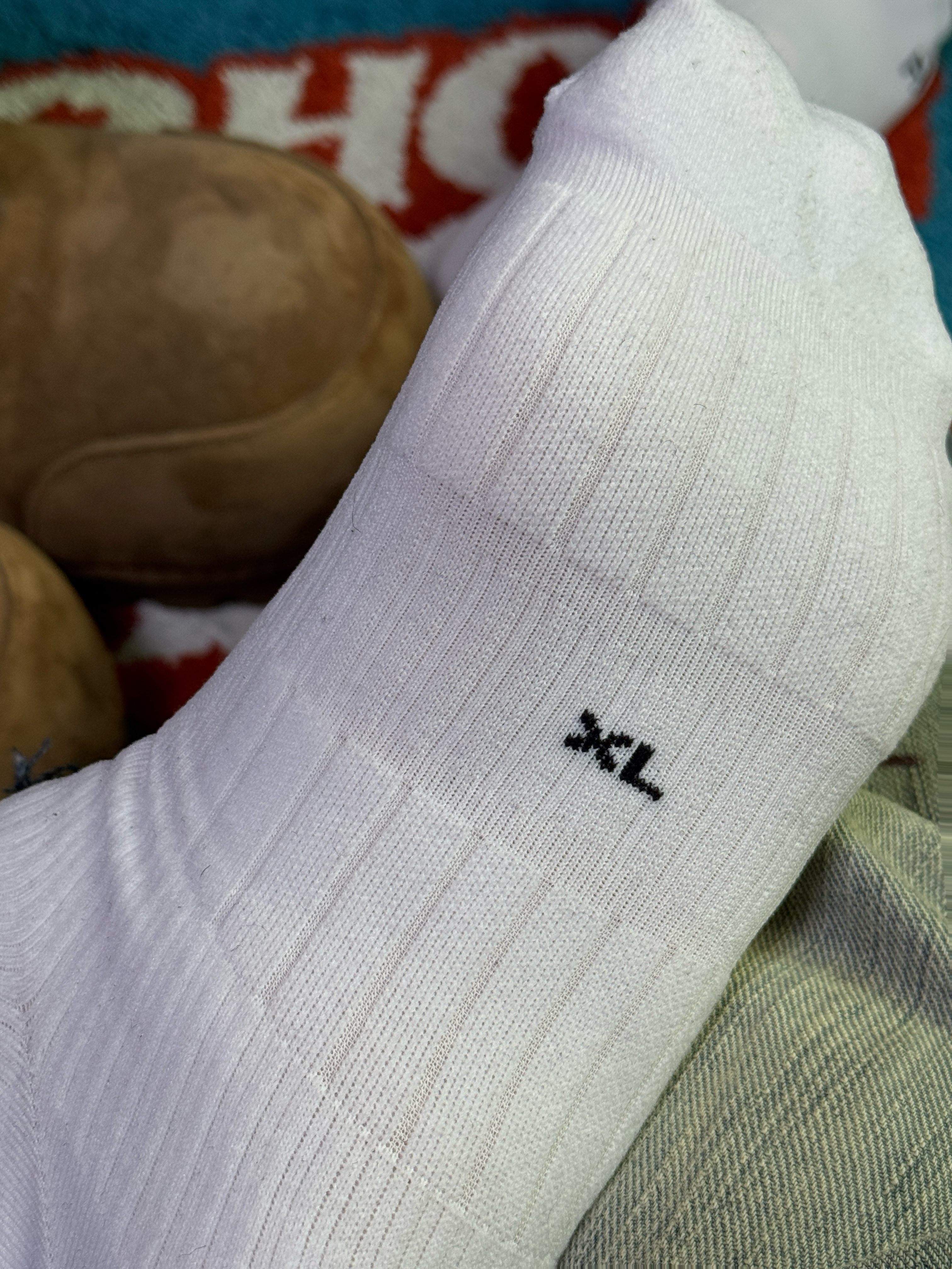 TNGT European Goose Over-Fit Glossy Short Goose Down Jumper Black, Socks Up Compression Running Crew Socks White 착용 스타일 - 5