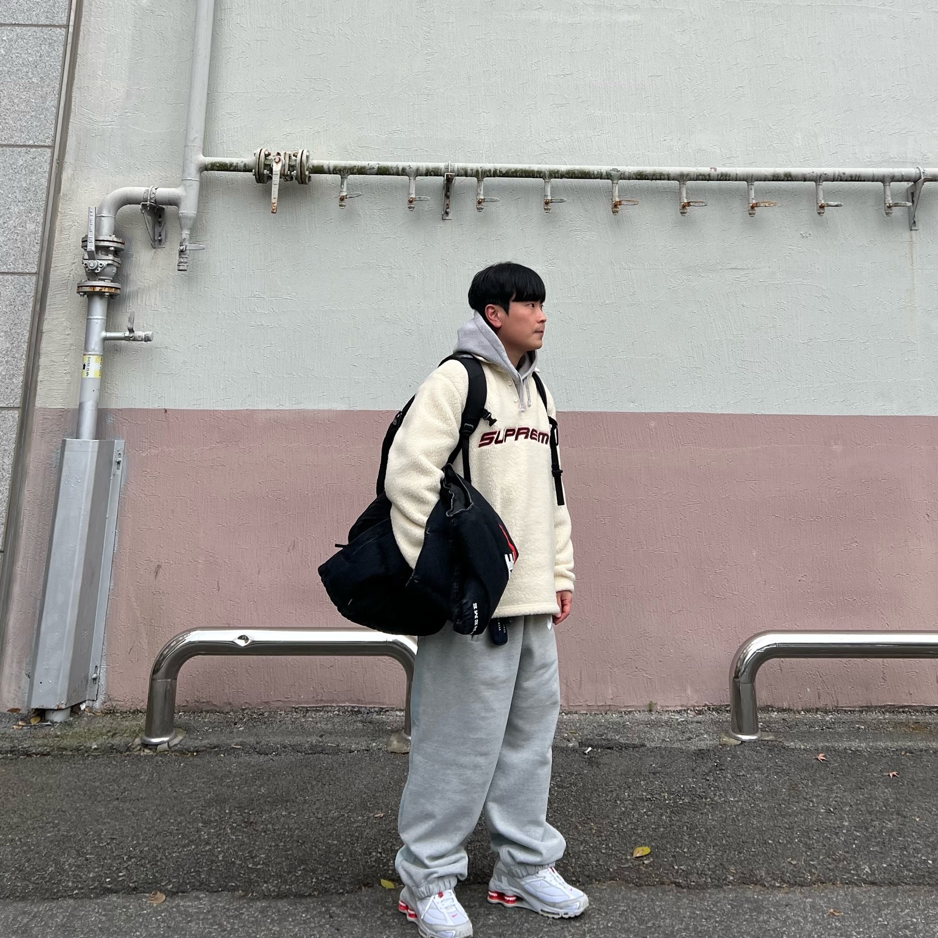 Supreme Polartec L/S Polo Natural - 22FW, Supreme Inside Out Box Logo Hooded Sweatshirt Heather Grey - 23SS 착용 스타일 - 2