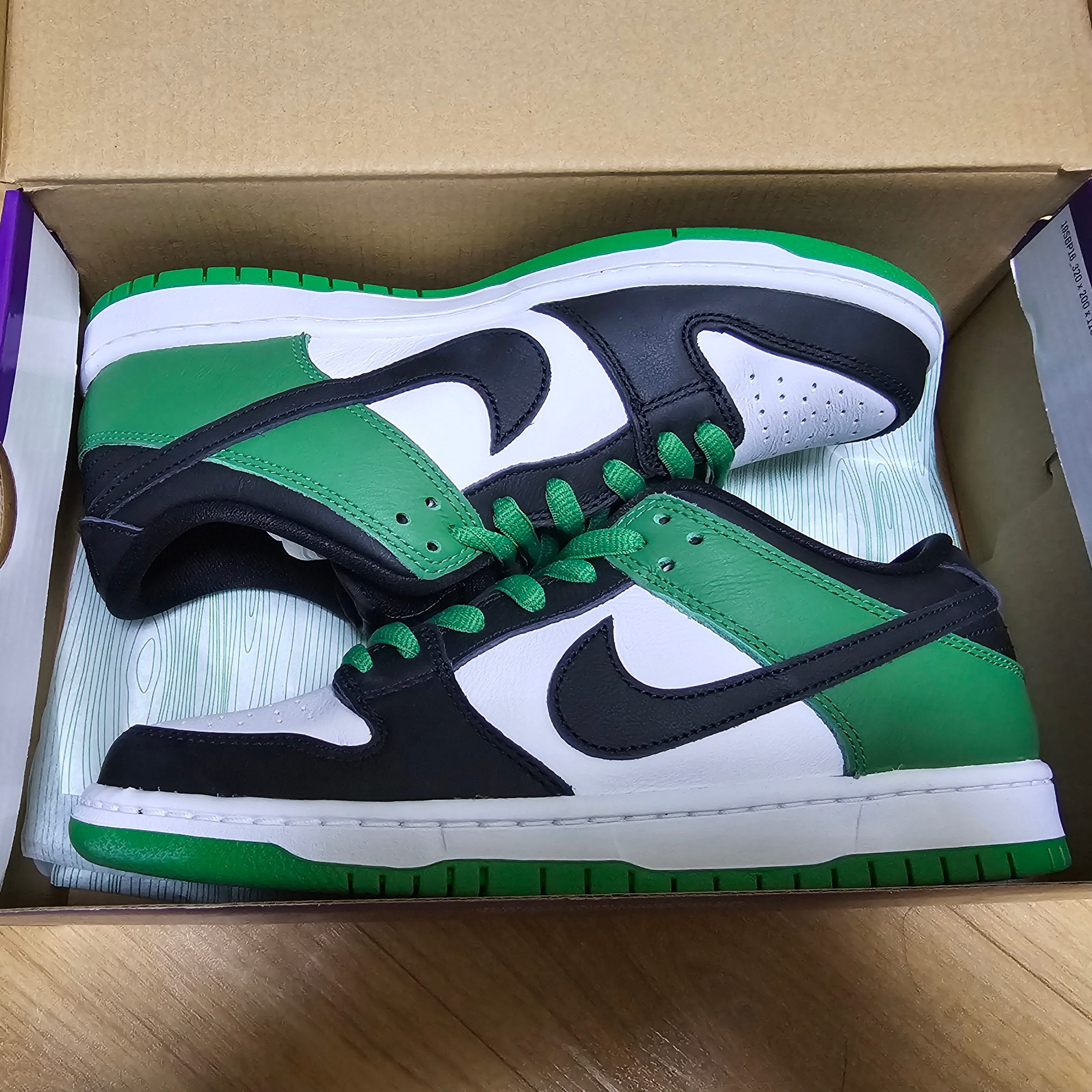 Nike SB Dunk Low Pro Chicago, Nike SB Dunk Low Pro Black and Classic Green 착용 스타일 - 3