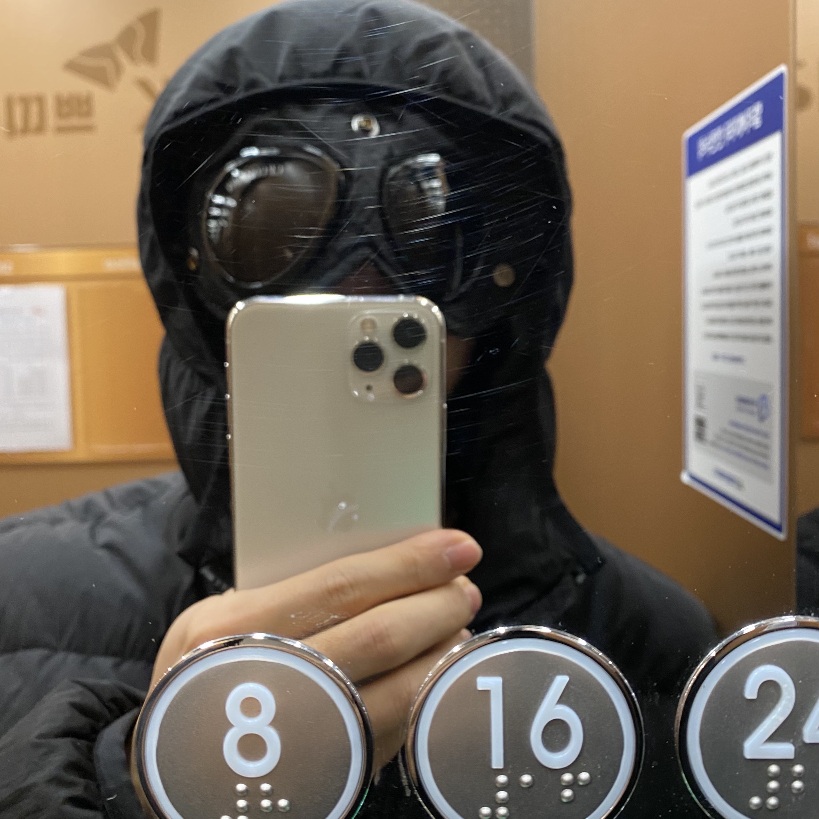 C.P. Company Chrome-R Goggle Down Jacket Black - 24FW 착용 스타일