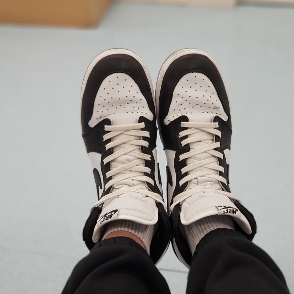 Jordan 1 High 85 Black White 착용 스타일 - 2